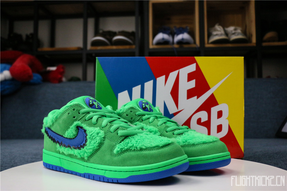 Grateful Dead x Nike SB Dunk Low Green