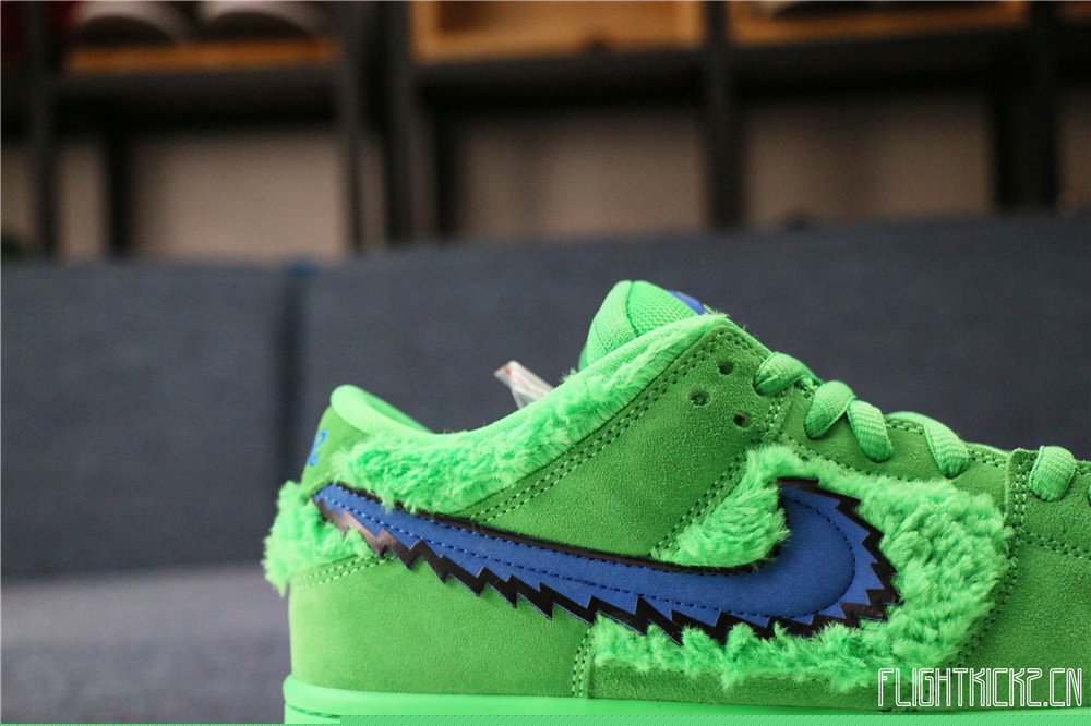 Grateful Dead x Nike SB Dunk Low Green