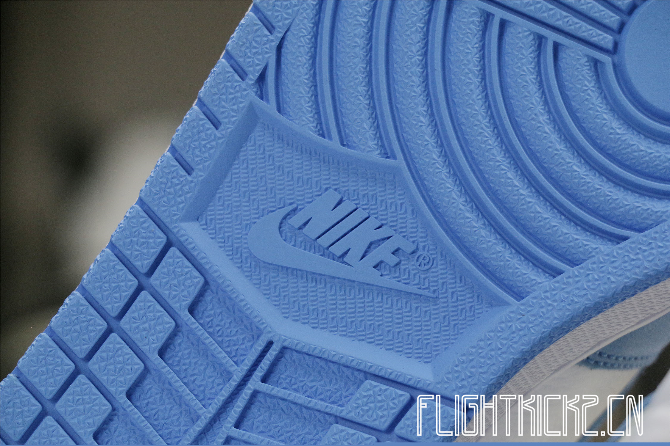 Jordan 1 Retro High White University Blue Black