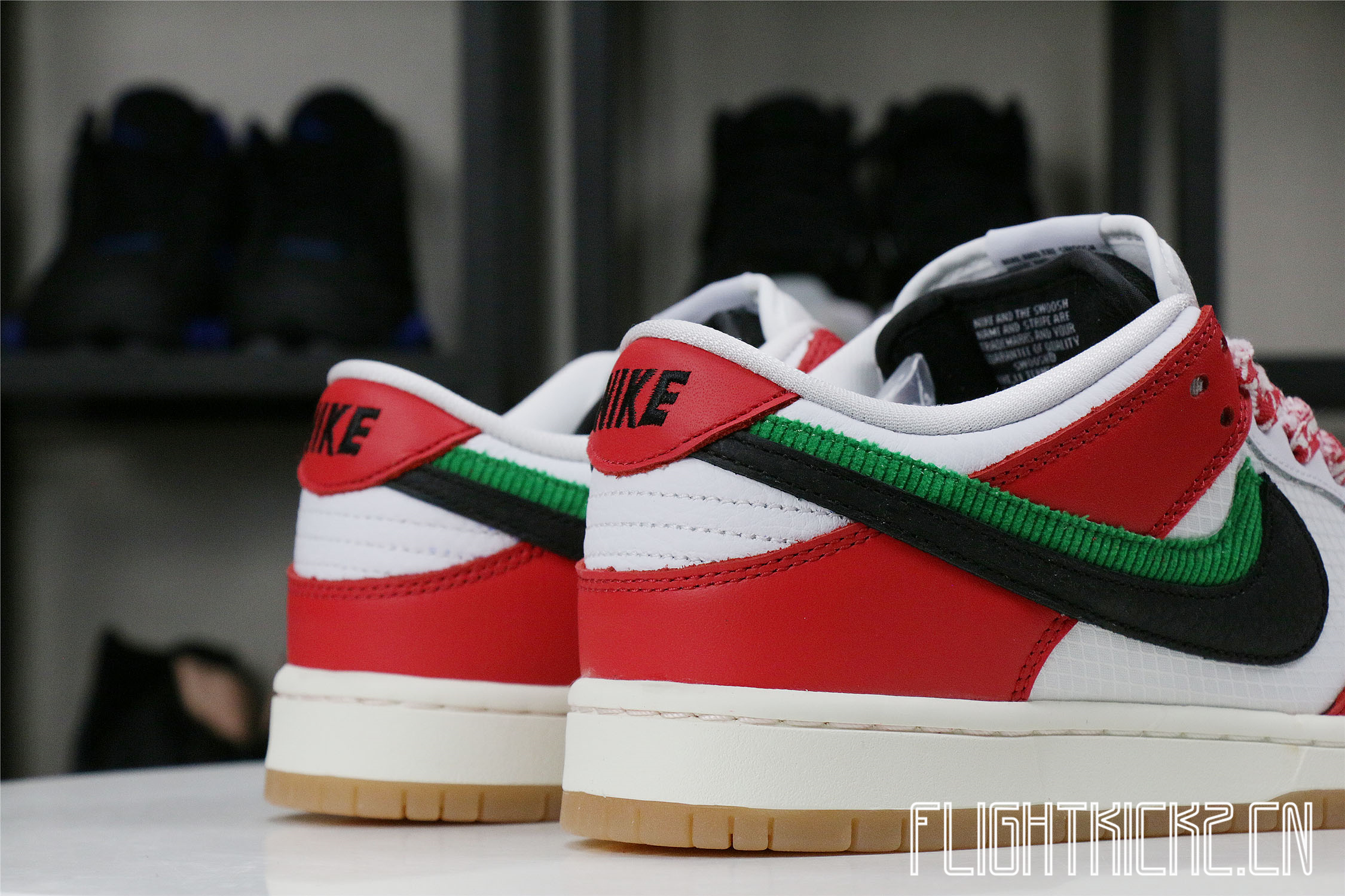 Frame Skate x Nike SB Dunk Low “Habibi”