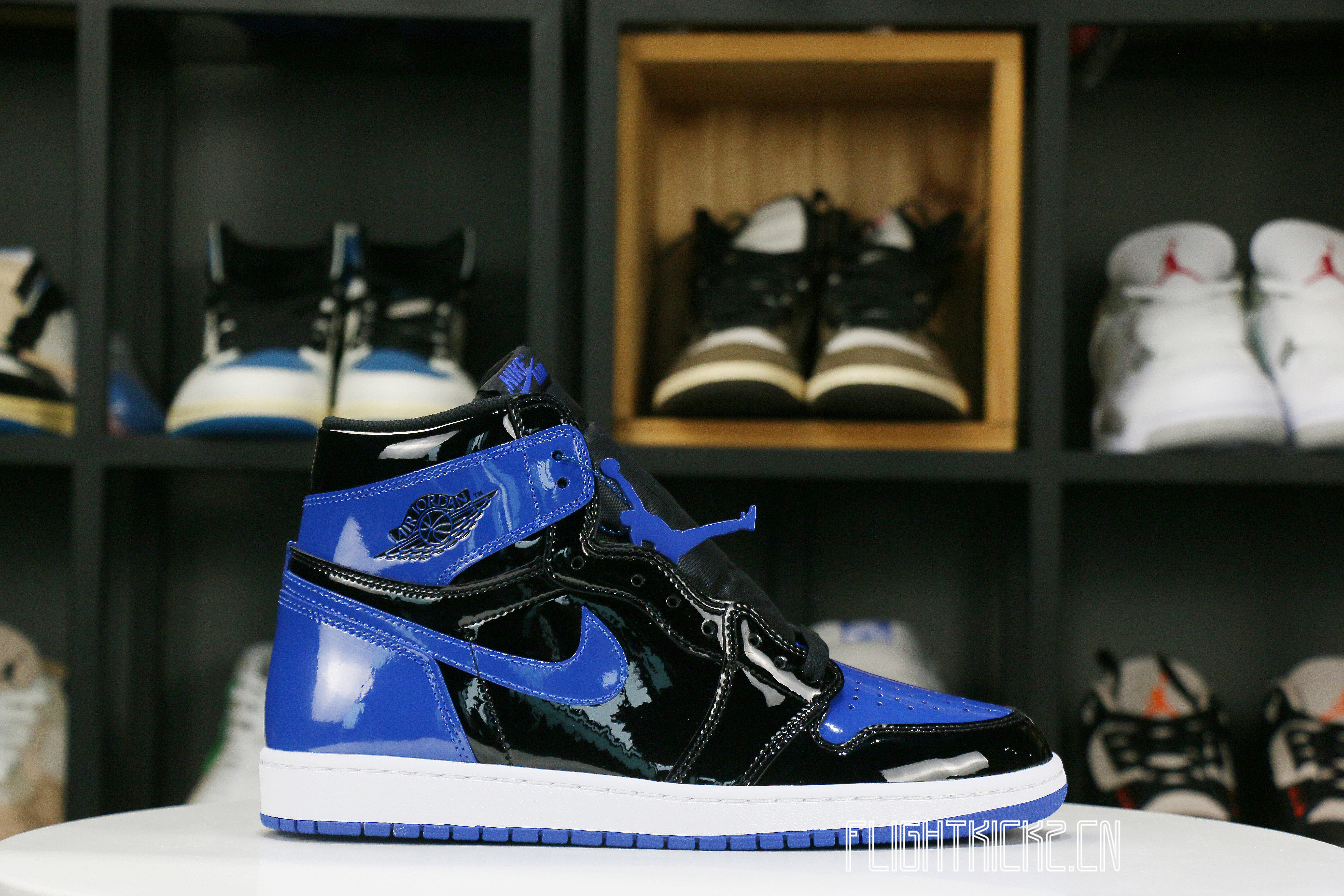 Air Jordan 1 High OG “Patent Royal”