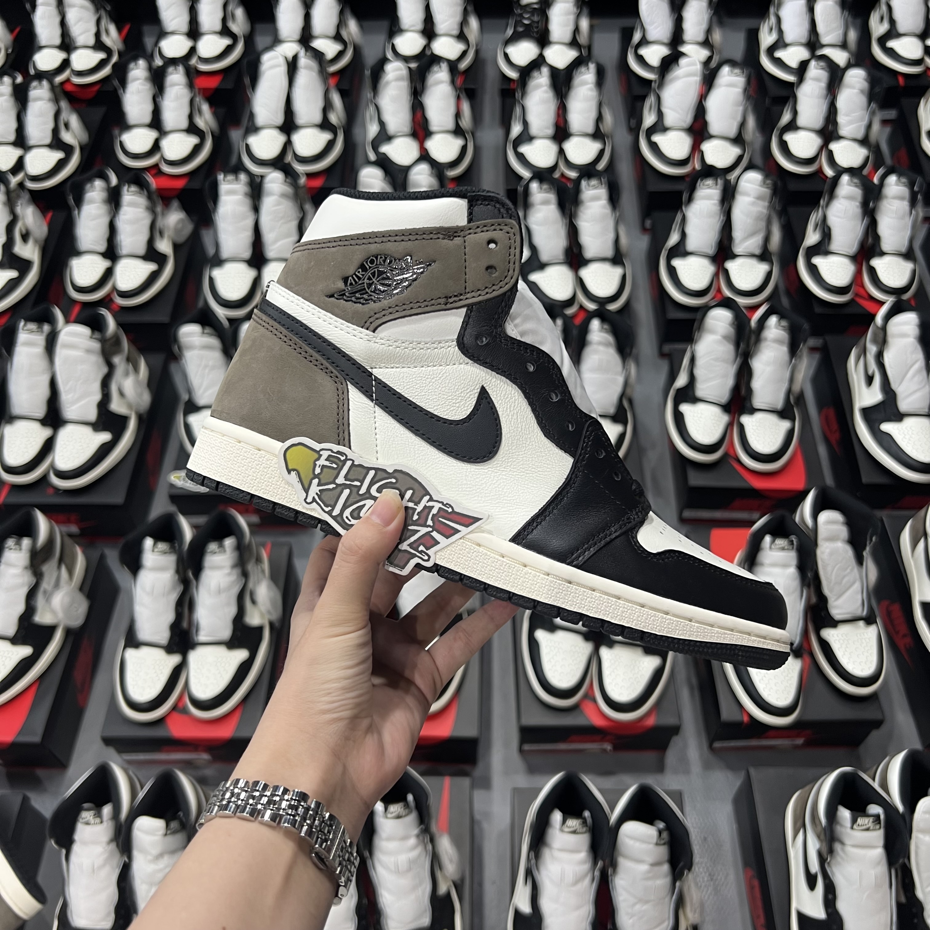 Jordan 1 Retro High Dark Mocha 2020 (LN5 A1 Batch)