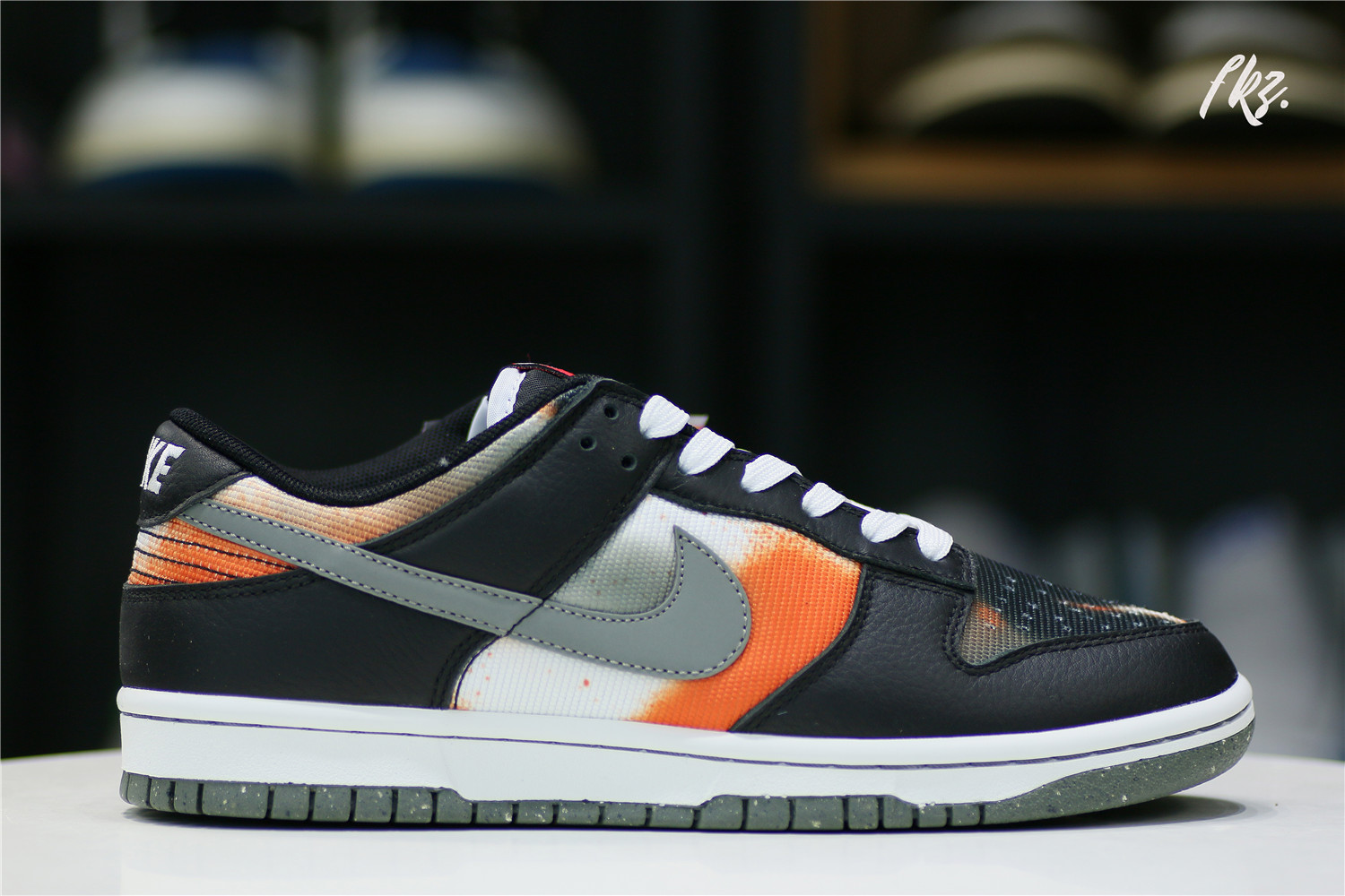 Nike Dunk Low “Graffiti” Black Red