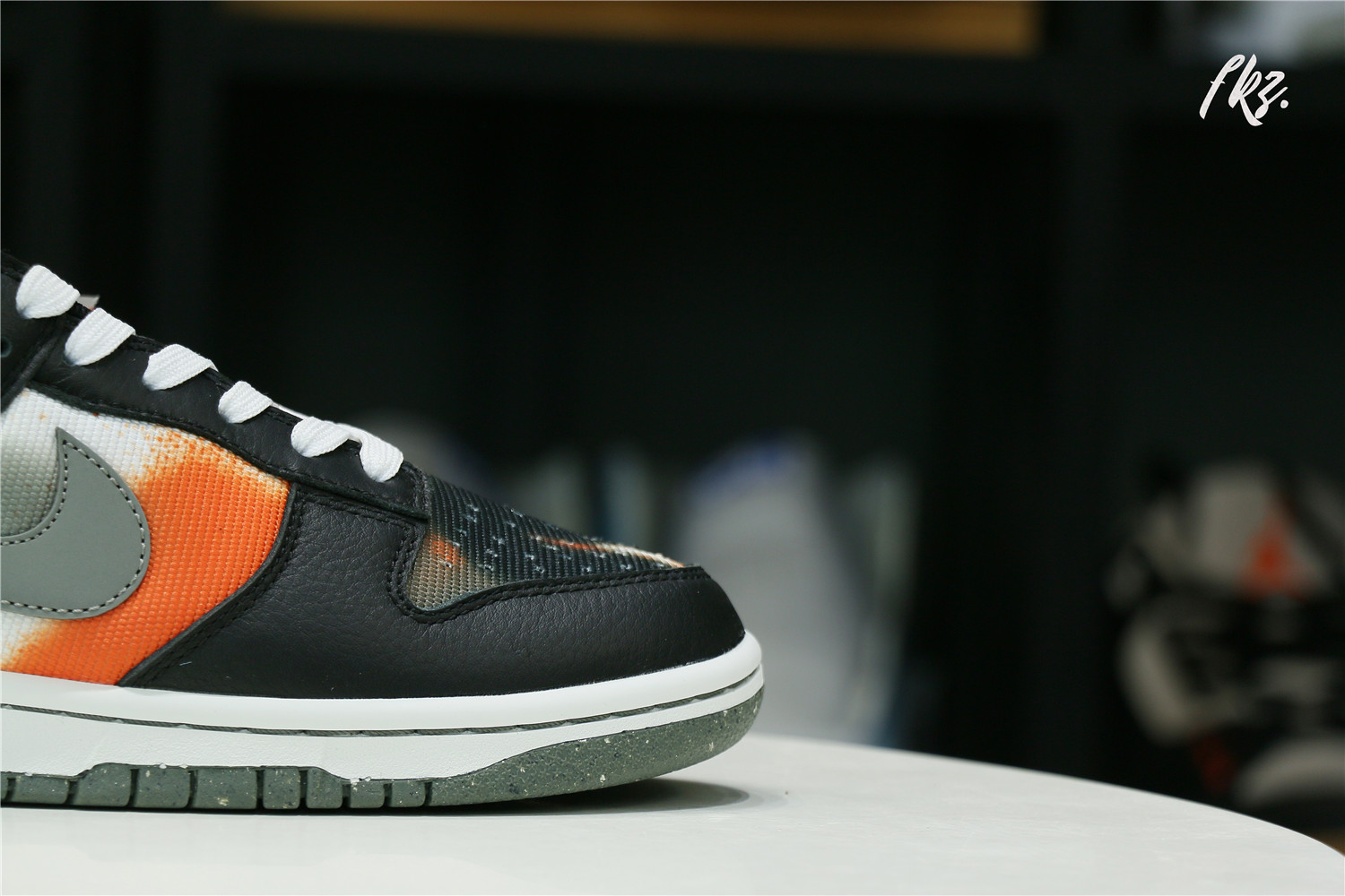 Nike Dunk Low “Graffiti” Black Red