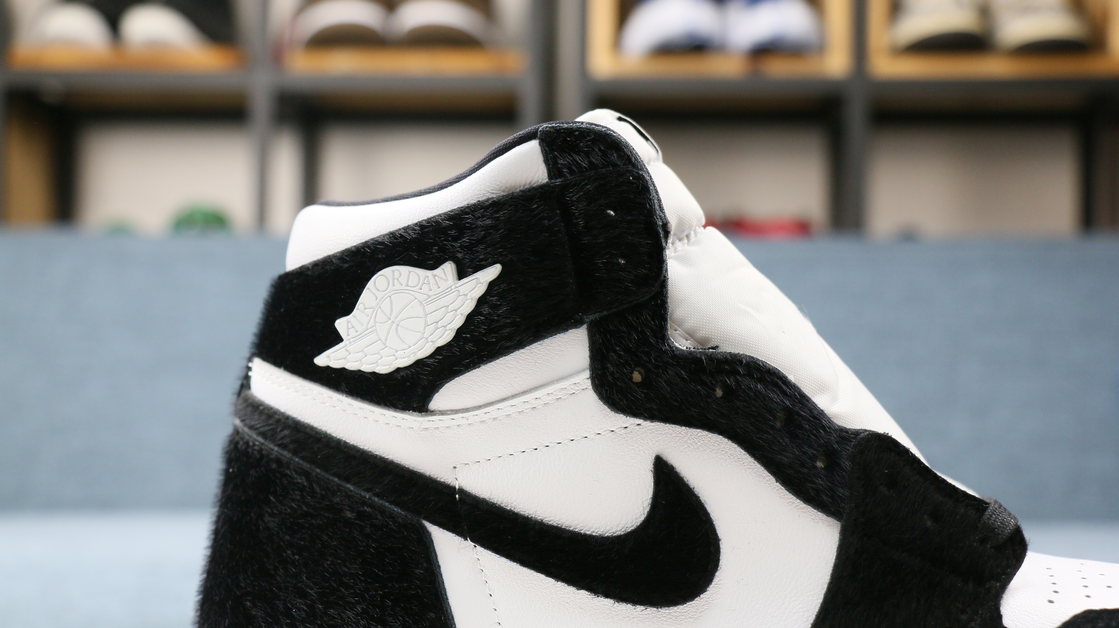 Wmns Air Jordan 1 Retro High Og Twist Pony