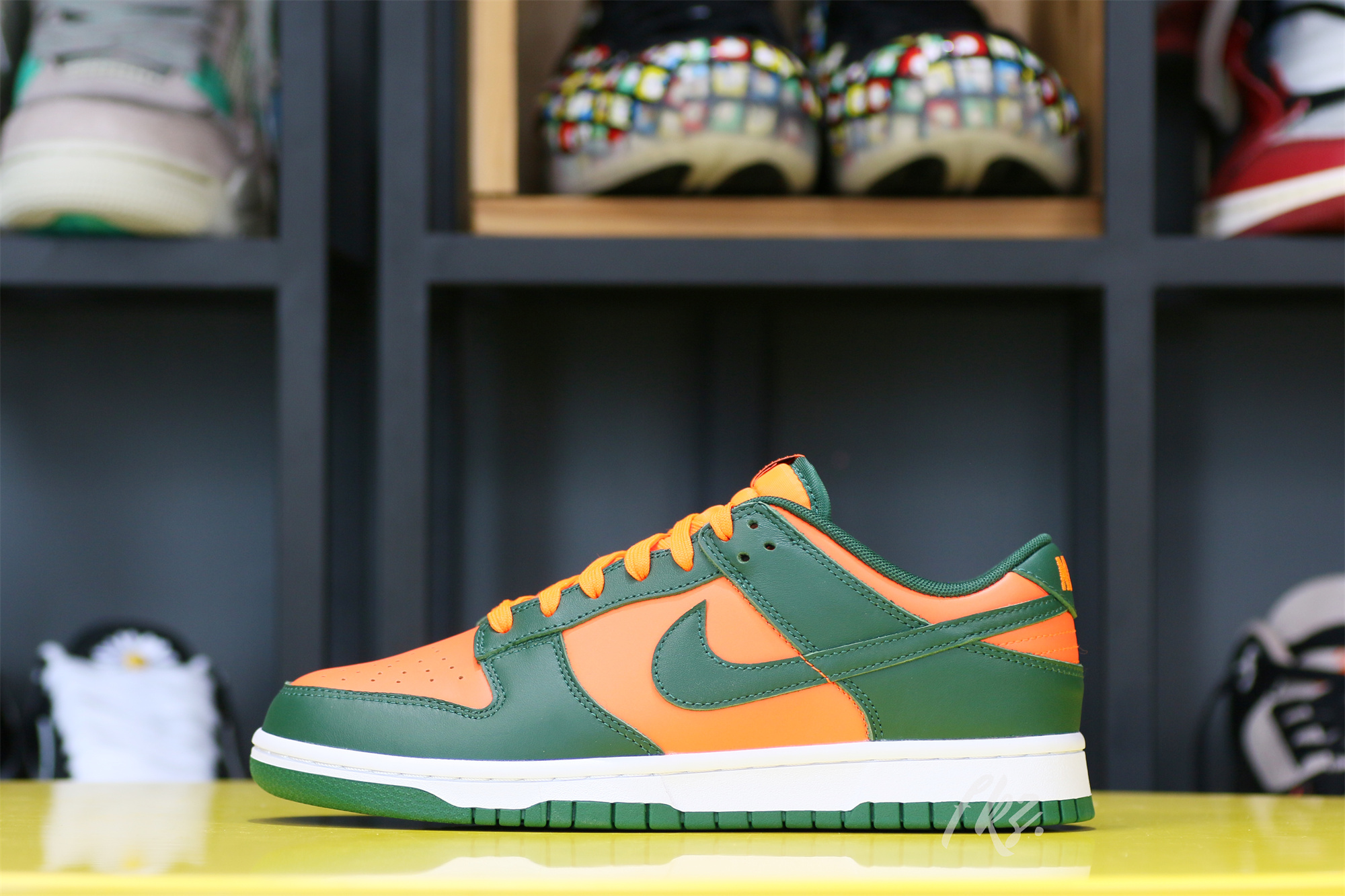 Nike Dunk Low “Miami Hurricanes”