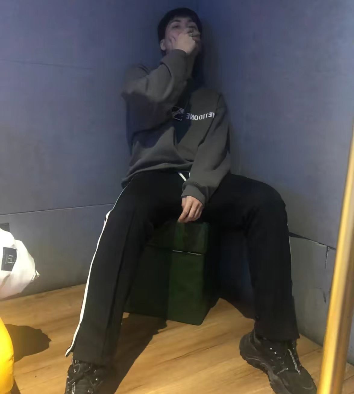 W3LL mirror image silicone letter hoodie