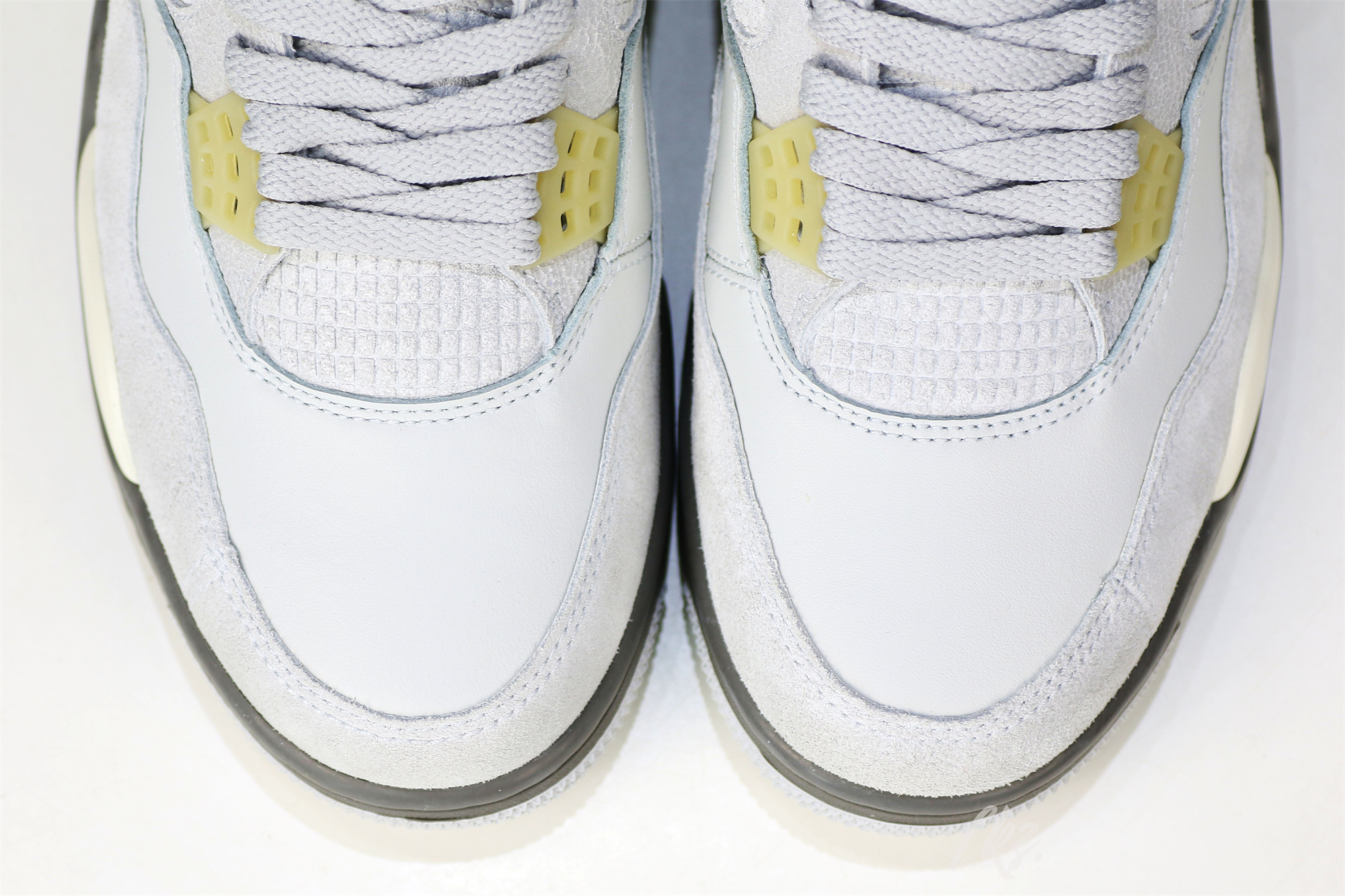 Air Jordan 4 Retro SE Craft Photon Dust