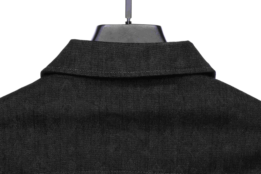 L– three-dimensional presbyopic denim jacket