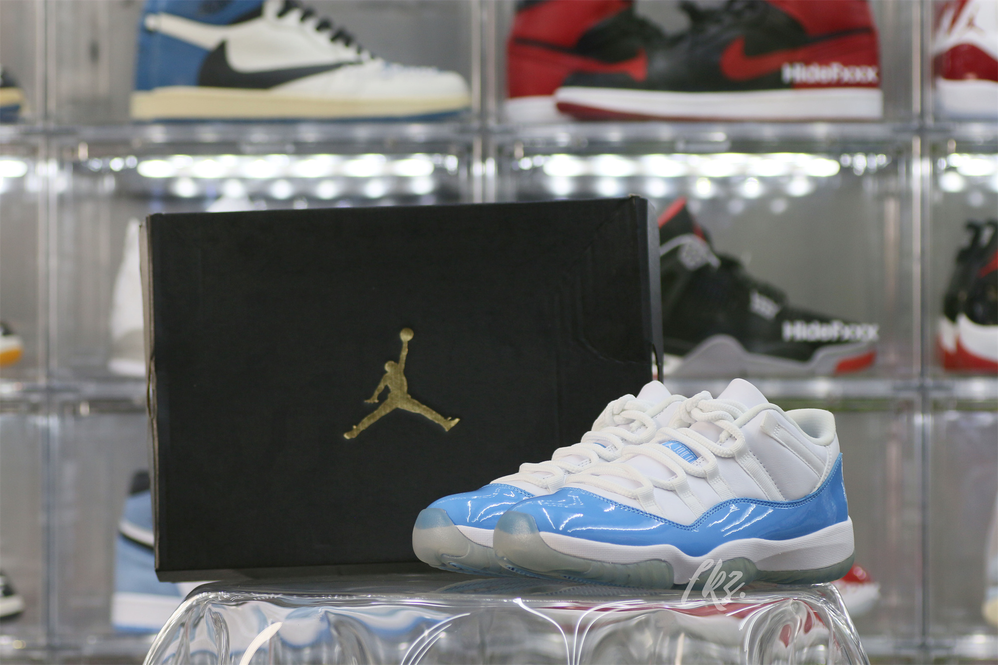 Air Jordan 11 Retro Low UNC