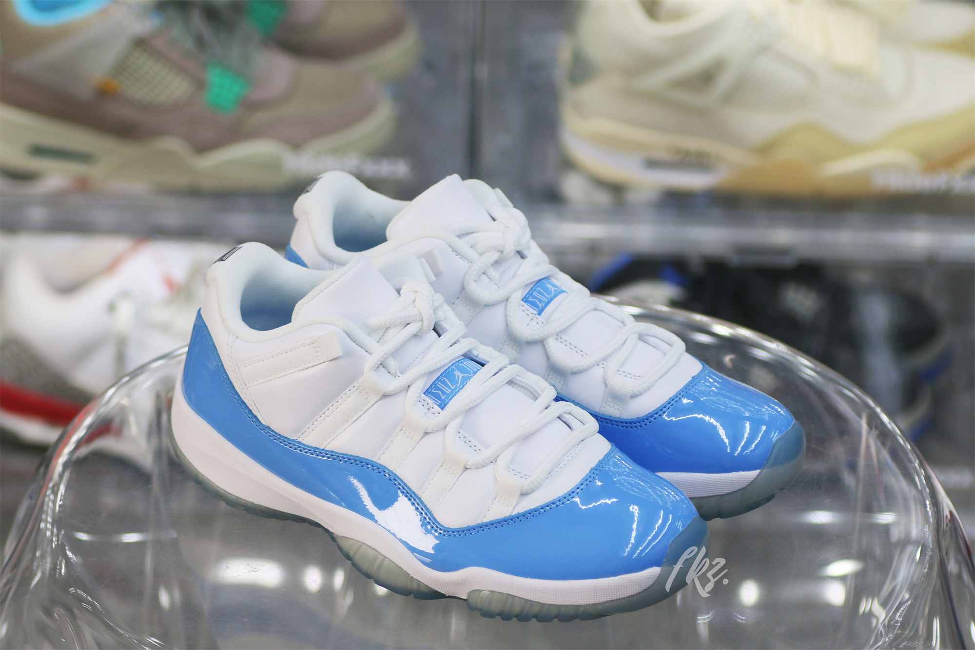 Air Jordan 11 Retro Low UNC