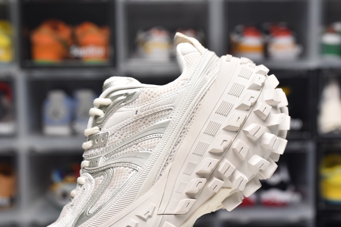 Balenciag* Defender Beige