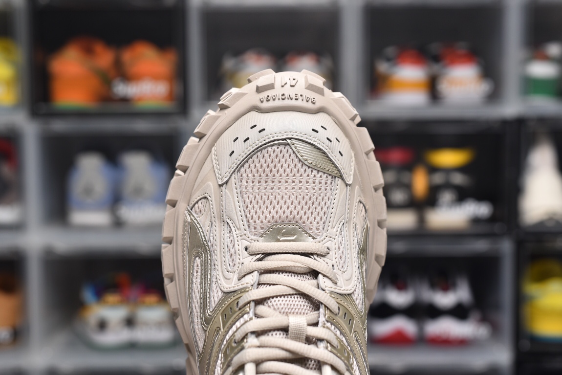 Balenciag* Defender Beige Brown