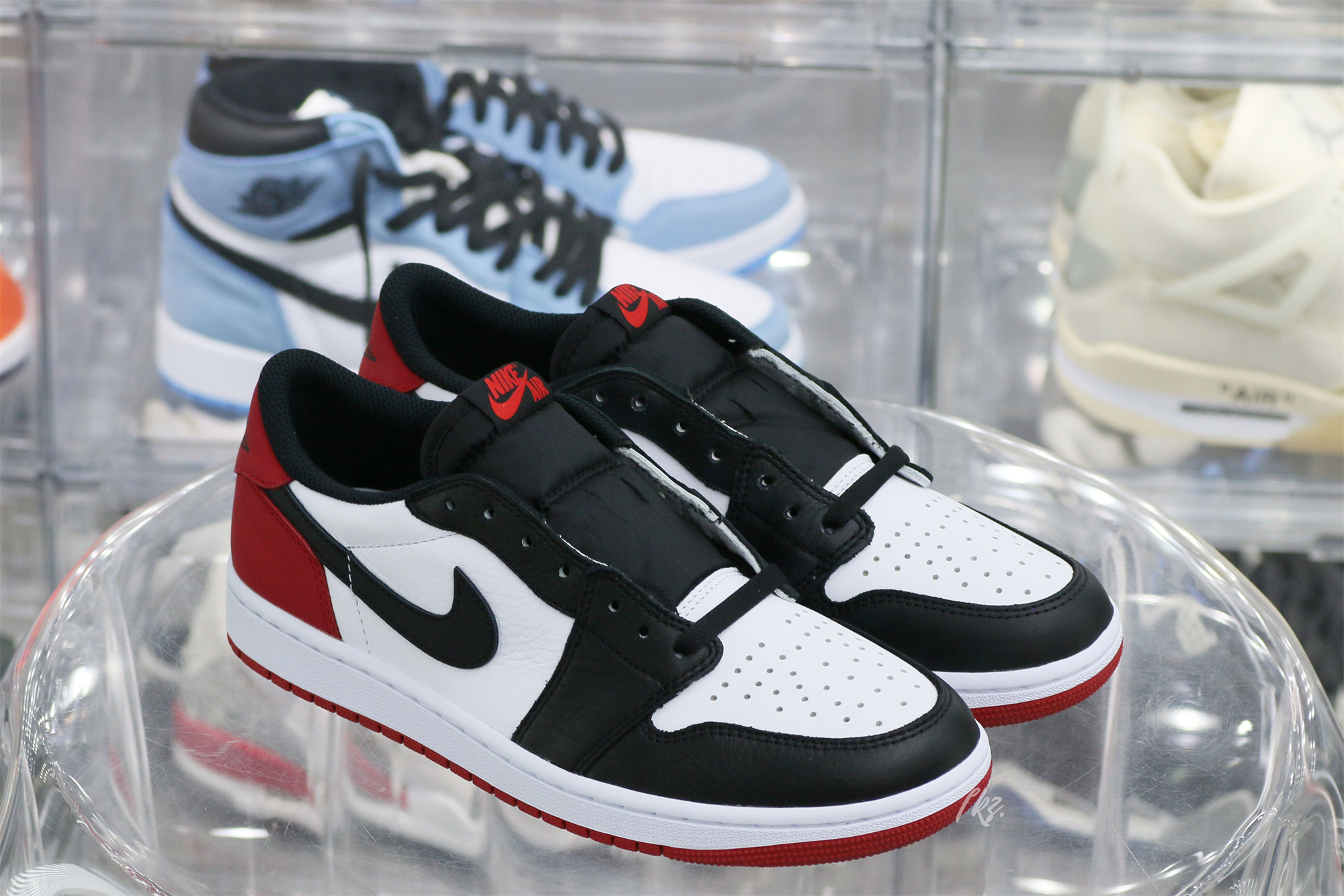Air Jordan 1 Low OG Black Toe 2023