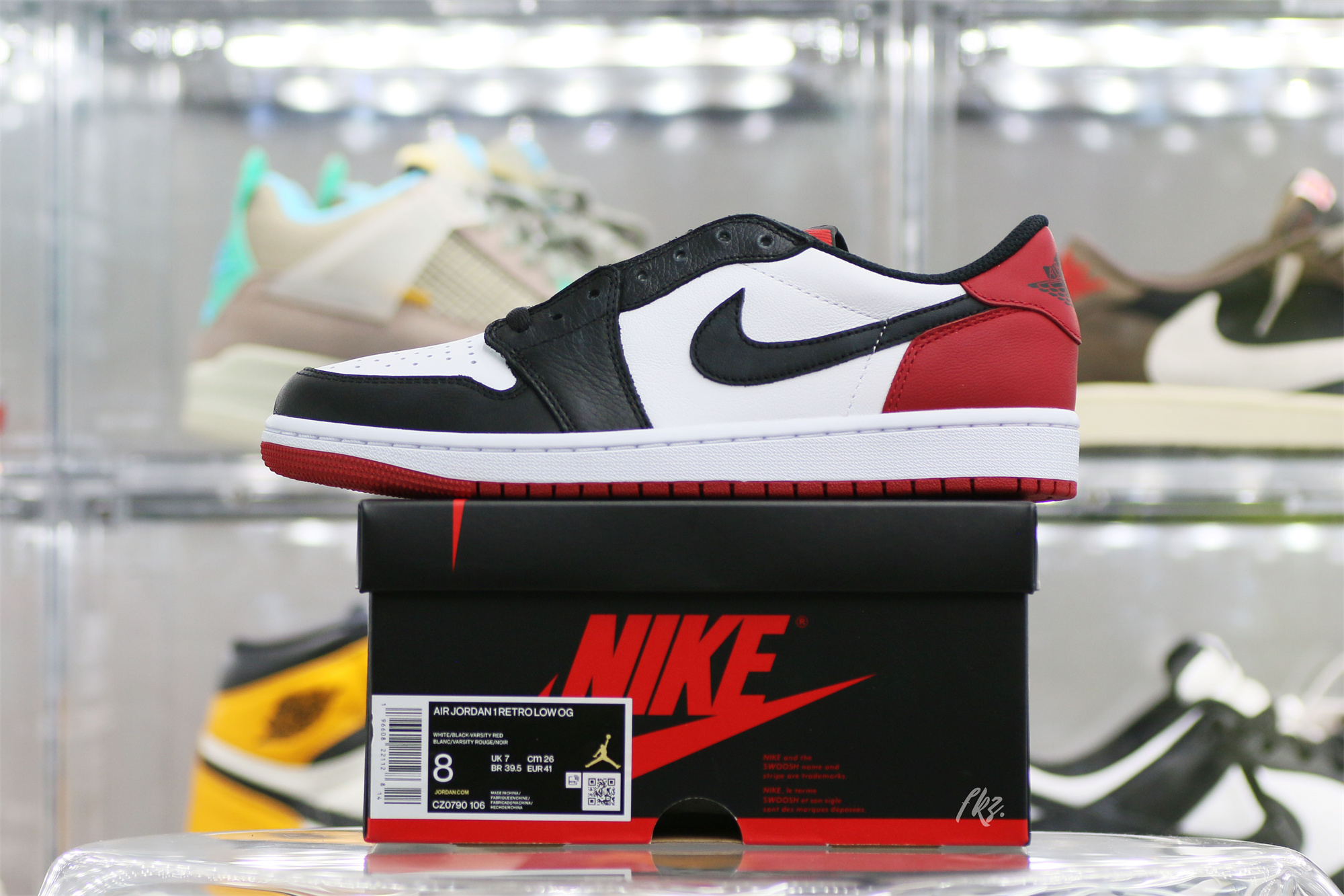 Air Jordan 1 Low OG Black Toe 2023