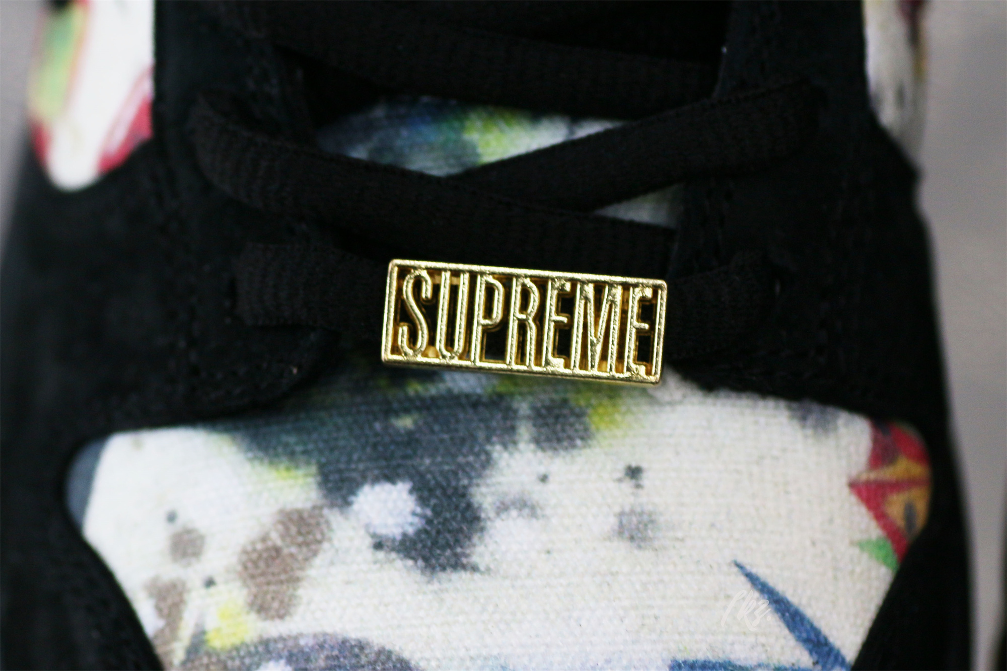 Supreme x Nike SB Dunk Low 2023