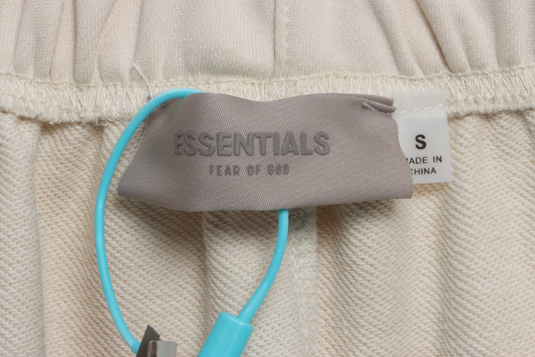 Essenti@ls Flocked alphabet shorts