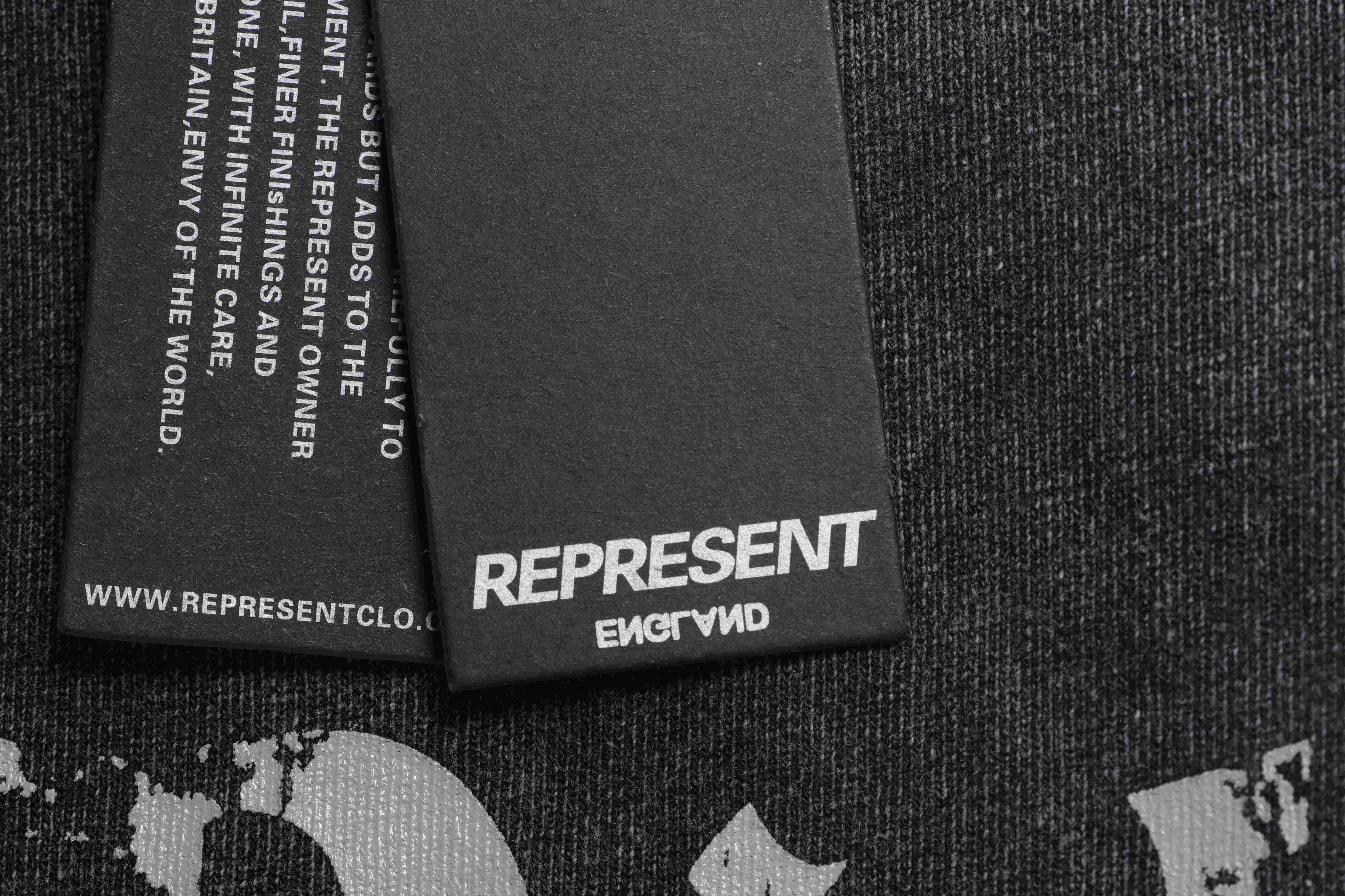 Represent makes old washing letters with short sleeves