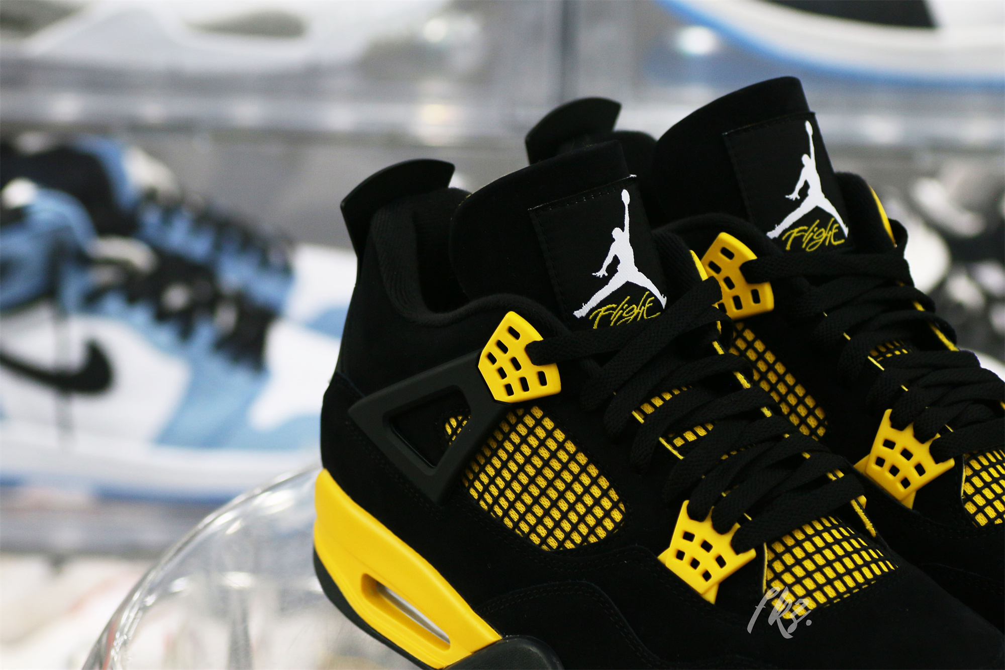 Air Jordan 4 Retro Thunder 2023 (LN5 A1 Batch)