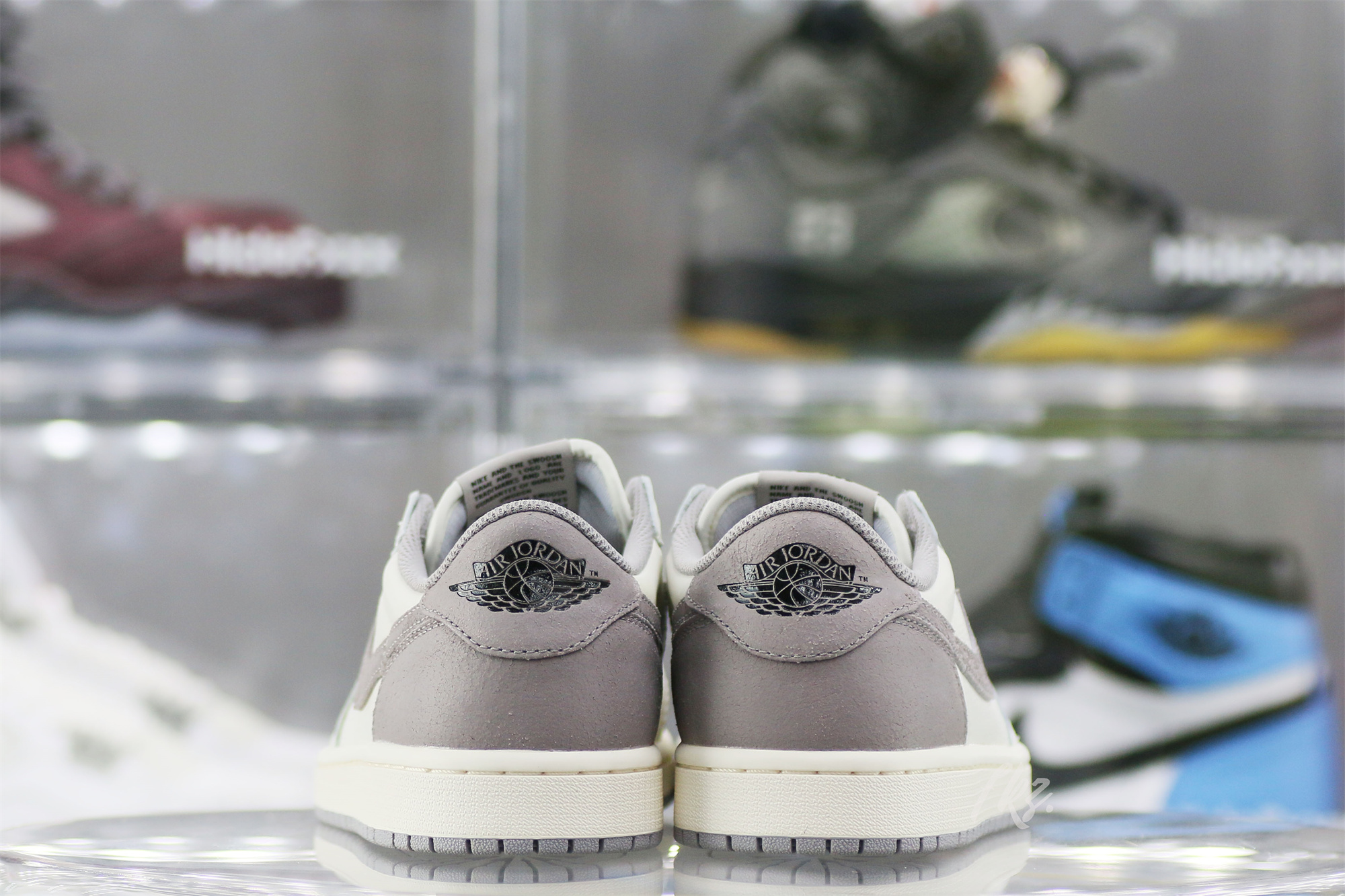 Air Jordan 1 Low OG Atmosphere Grey 2023