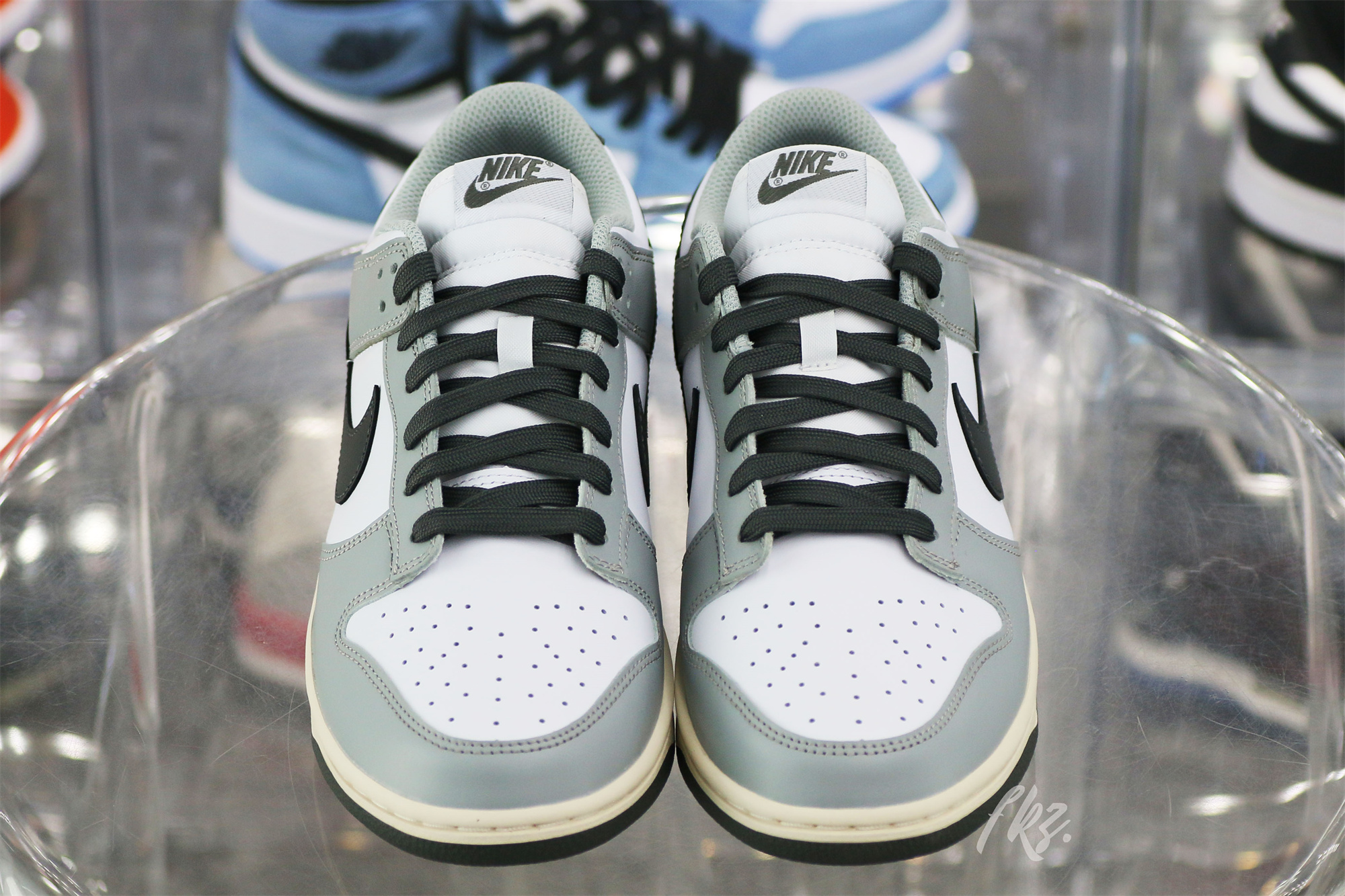 Nike Dunk Low Light Smoke Grey