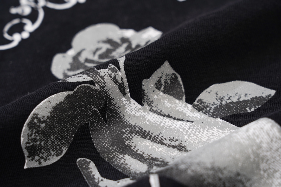 vintag3 hand-held rose and pigeon printed short-sleeved T-shirt