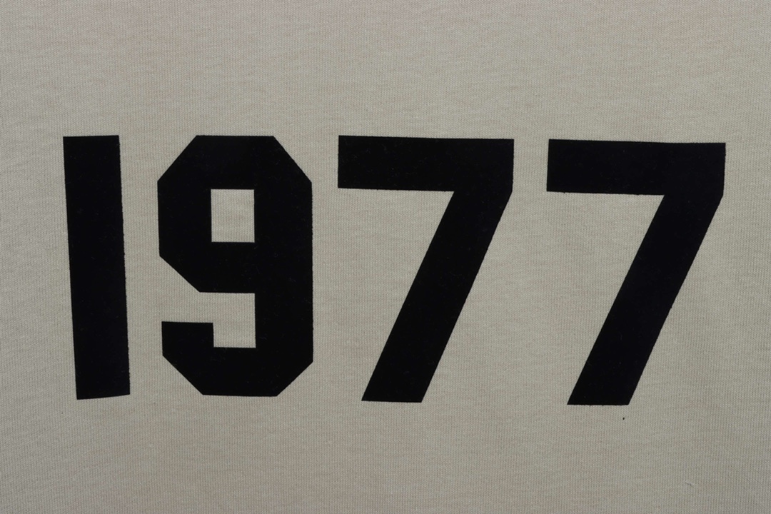 Essentials 1977 series flocking short sleeves