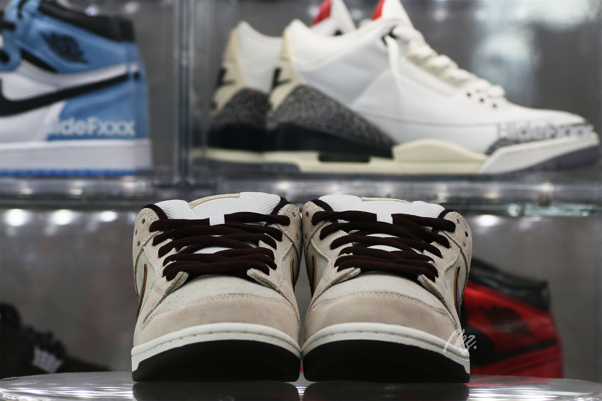 Nike SB Dunk Low Desert Sand Mahogany