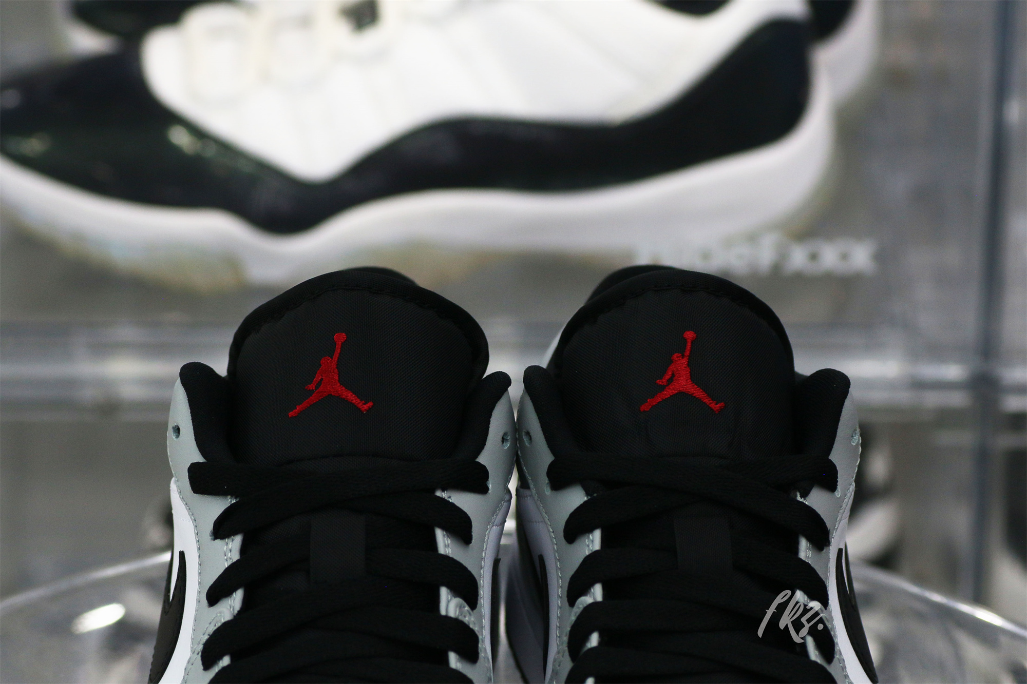 Air Jordan 1 Low Light Smoke Grey