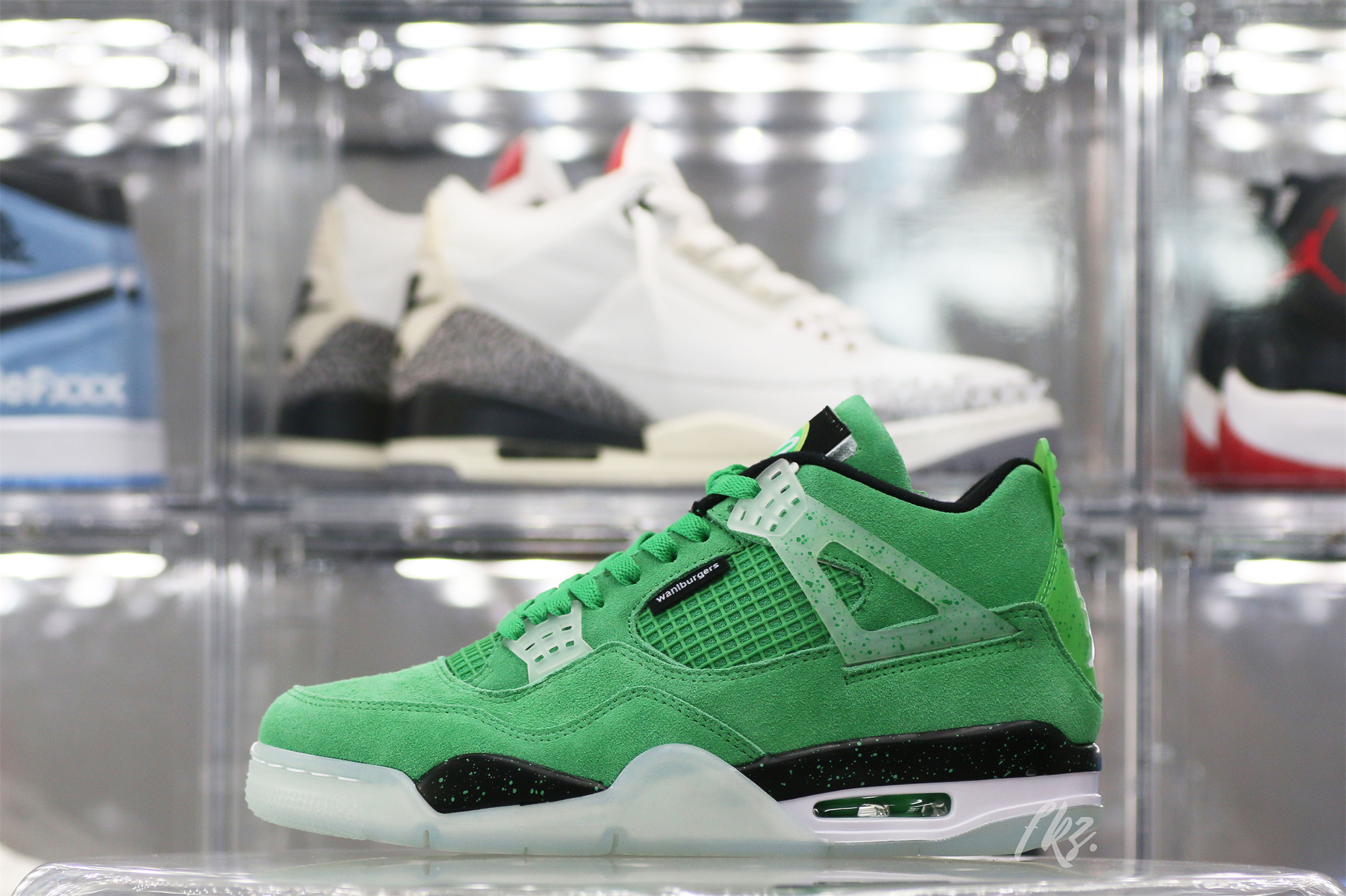 Air Jordan 4 Retro Wahlburgers