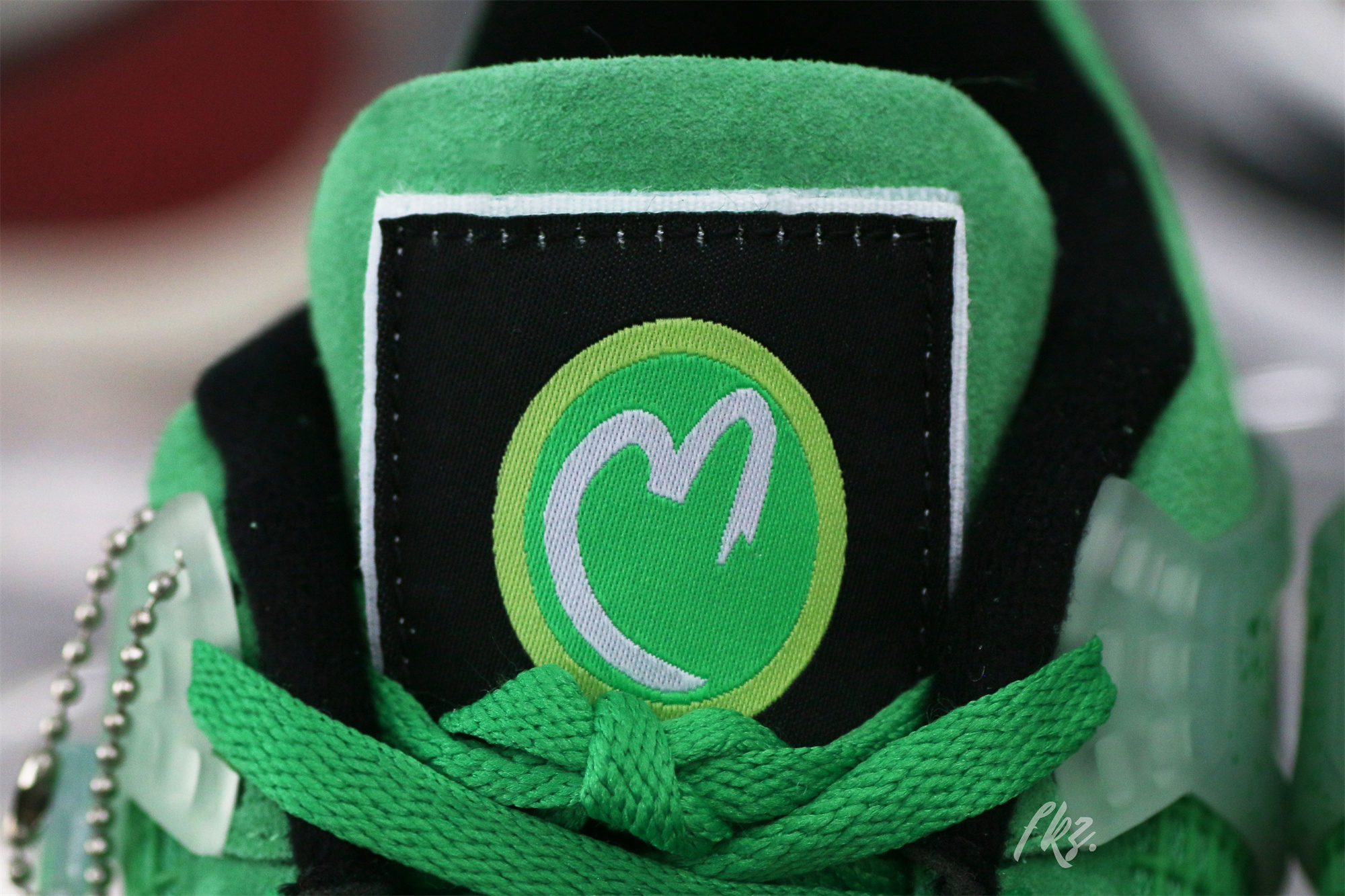 Air Jordan 4 Retro Wahlburgers