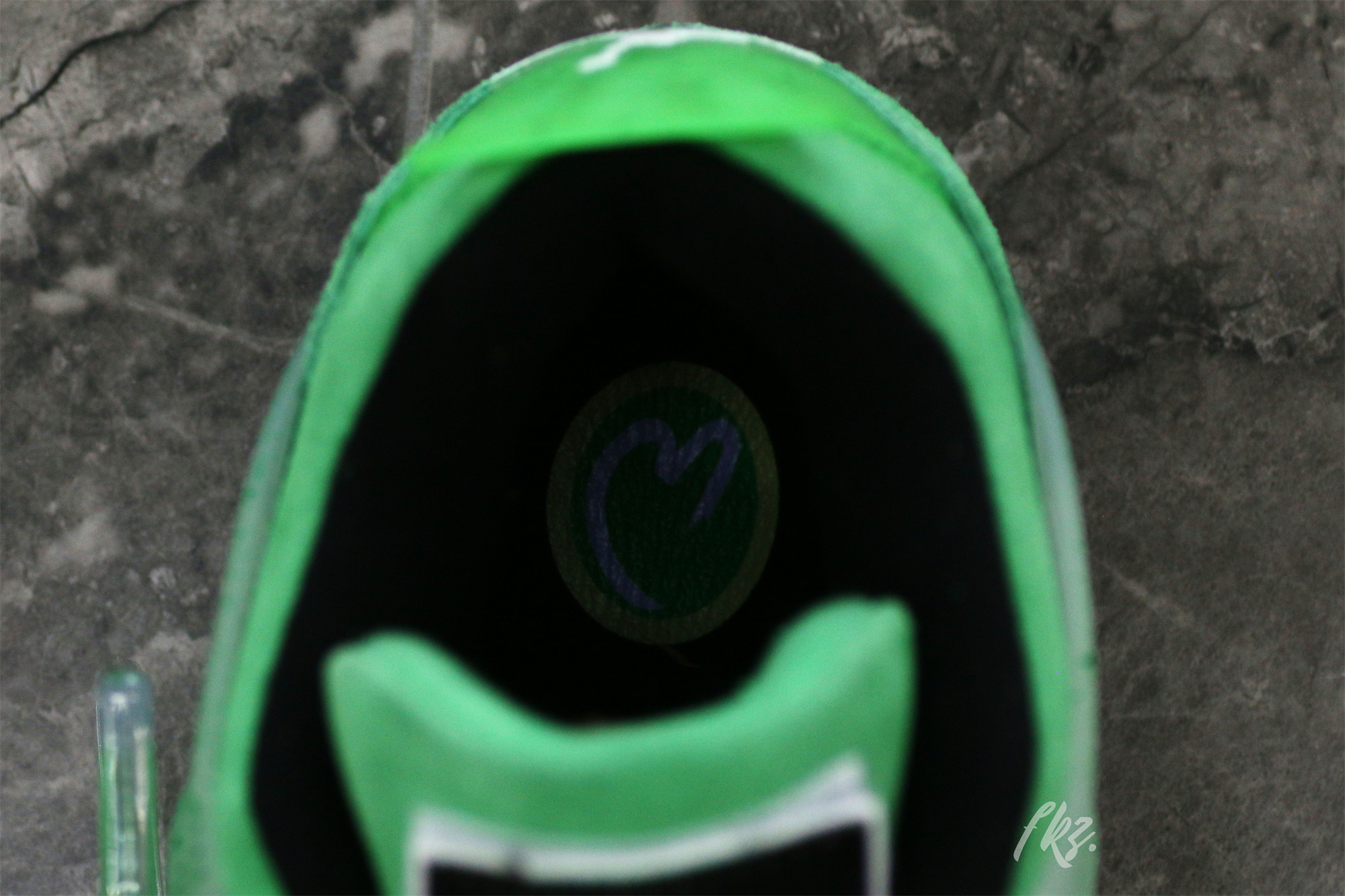 Air Jordan 4 Retro Wahlburgers