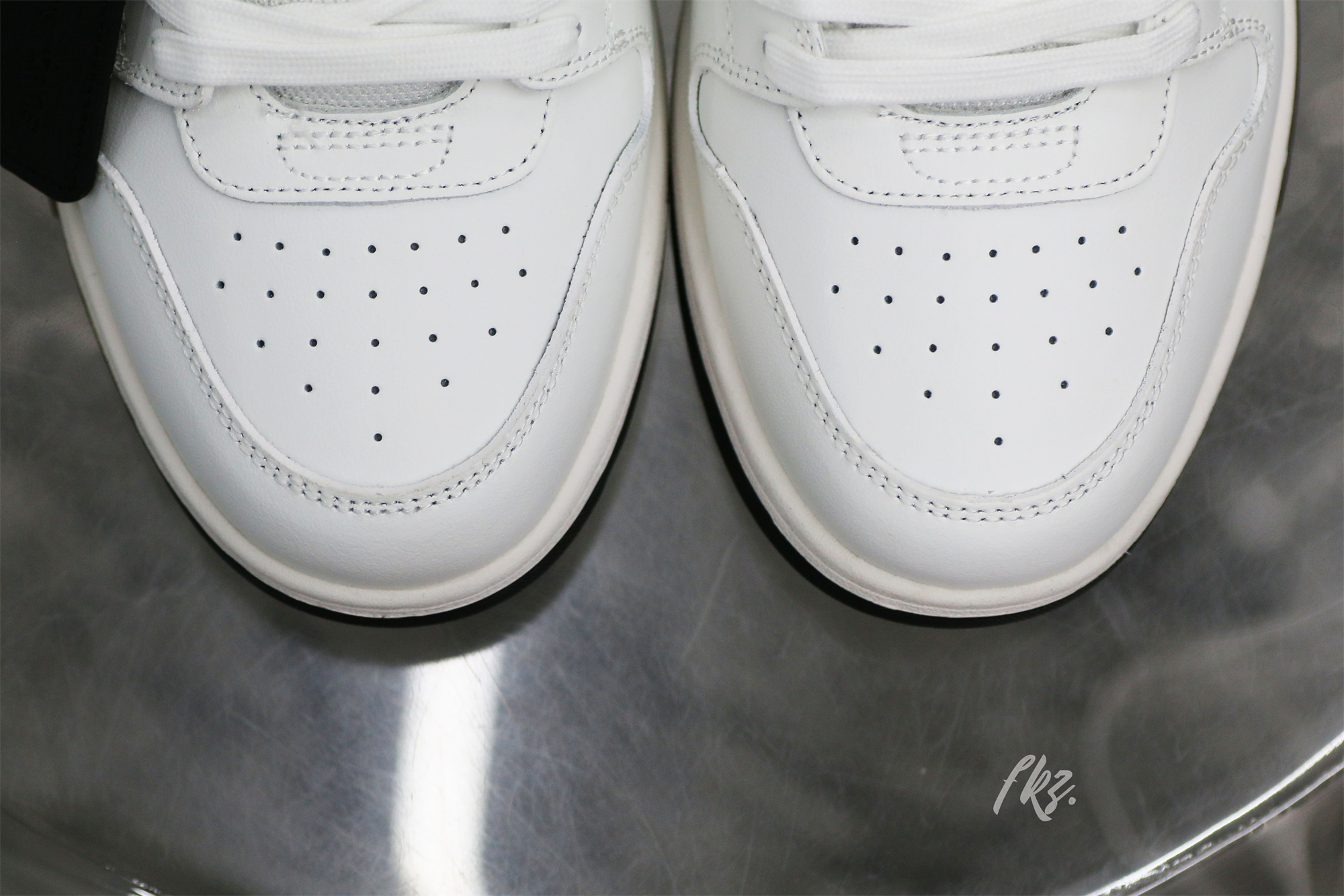 OFF-WHITE White & Black ‘Out Of Office’ Sneakers