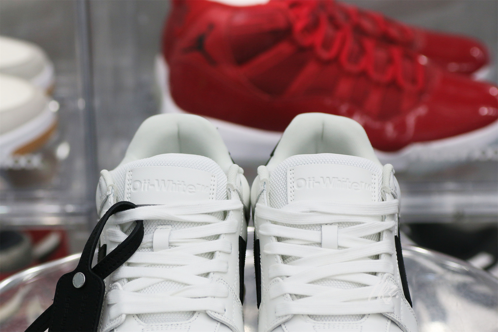 OFF-WHITE White & Black ‘Out Of Office’ Sneakers