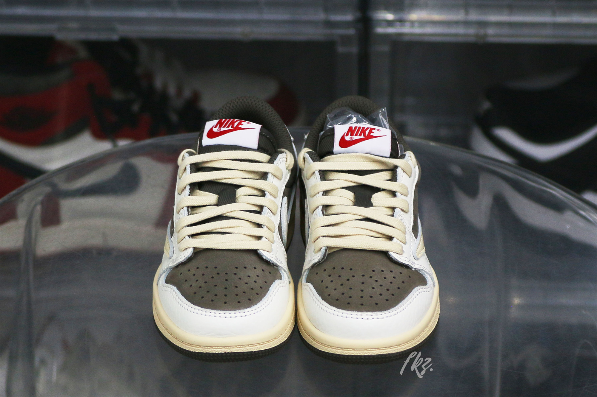 Travis Scott x Jordan 1 Retro Low OG SP Reverse Mocha Kid (LN5 A1)