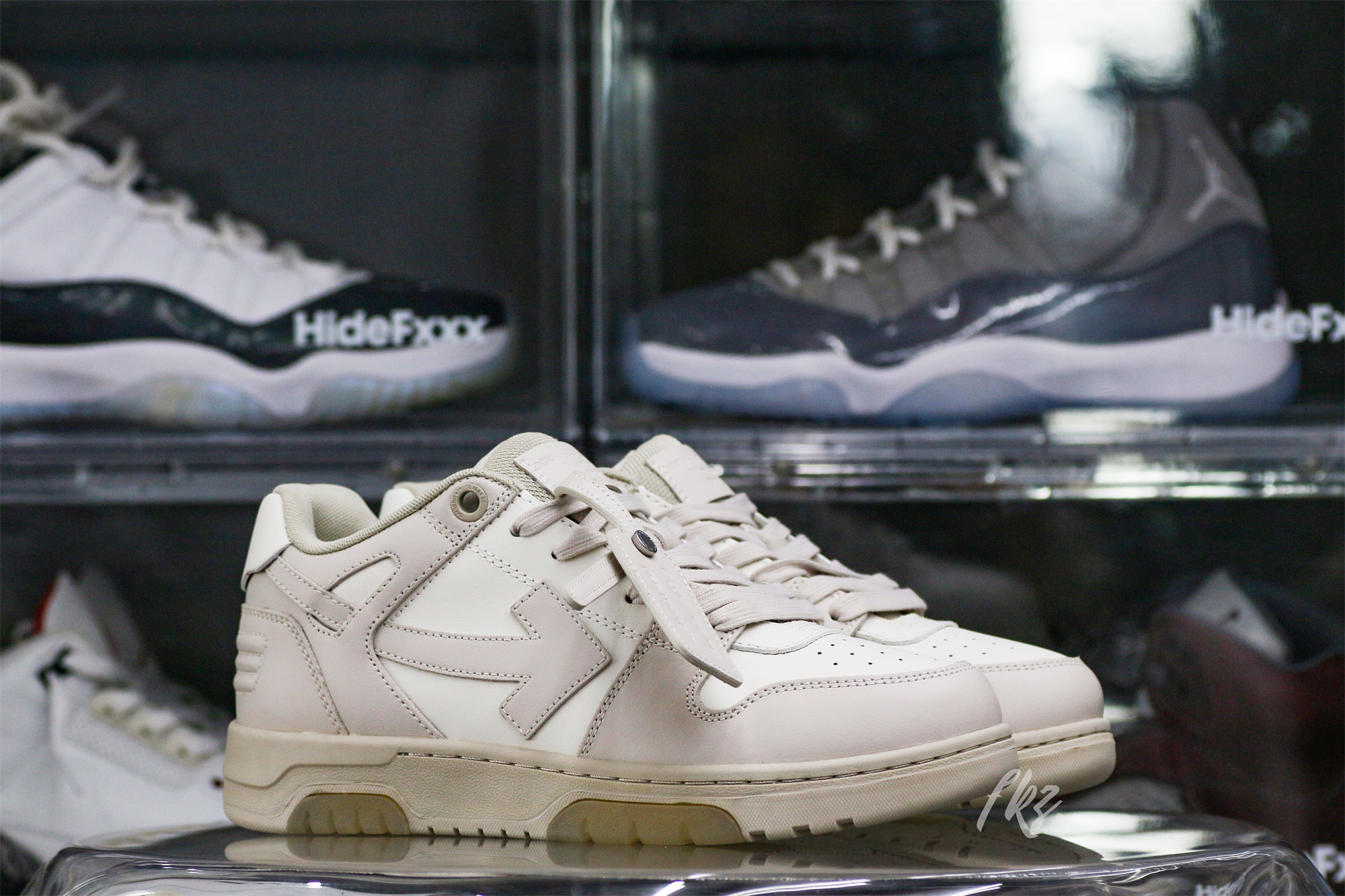 Off-White White & Beige ‘Out Of Office’ Sneakers