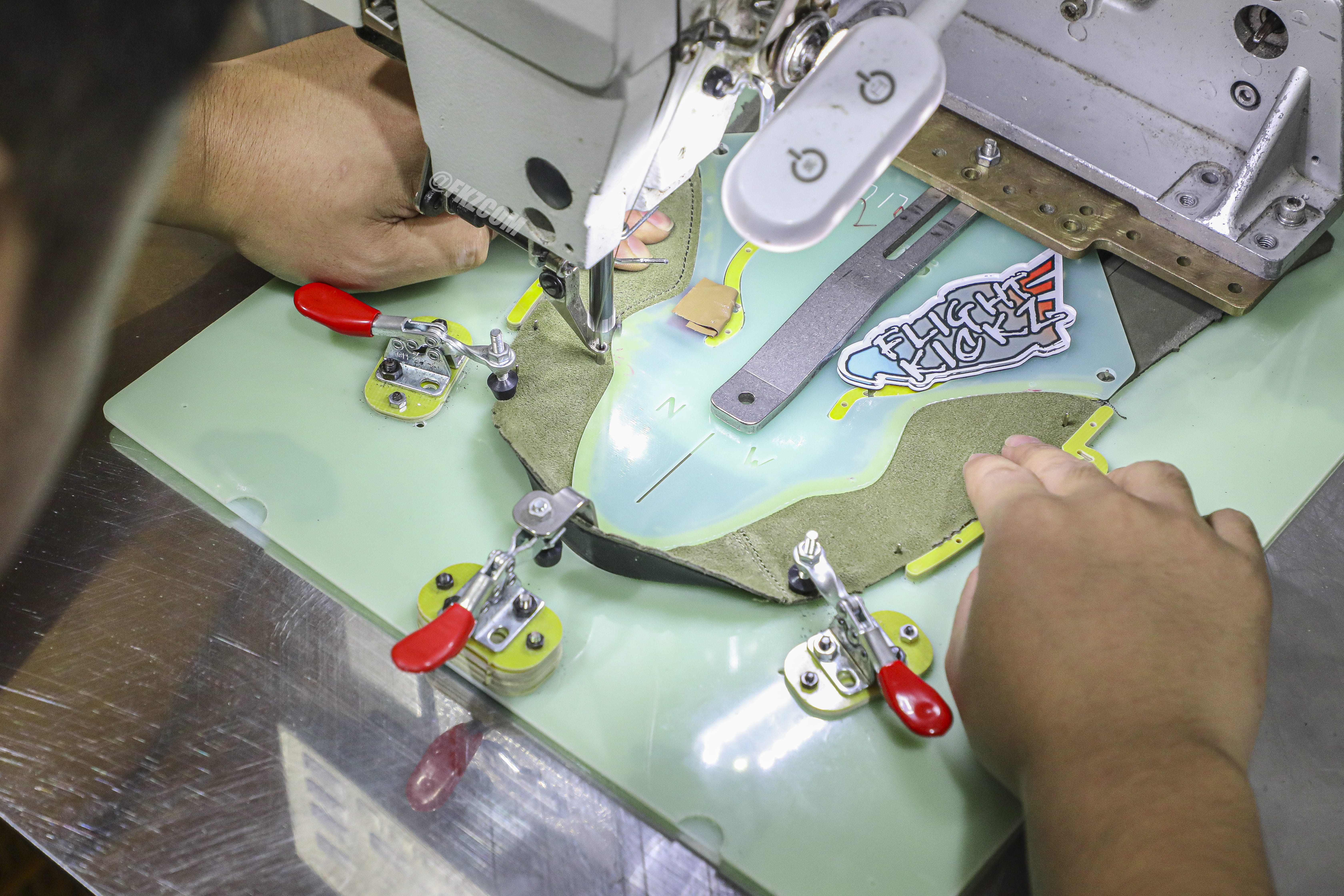 Air Jordan 4 Retro SE Craft Medium Olive (LN5 A1)