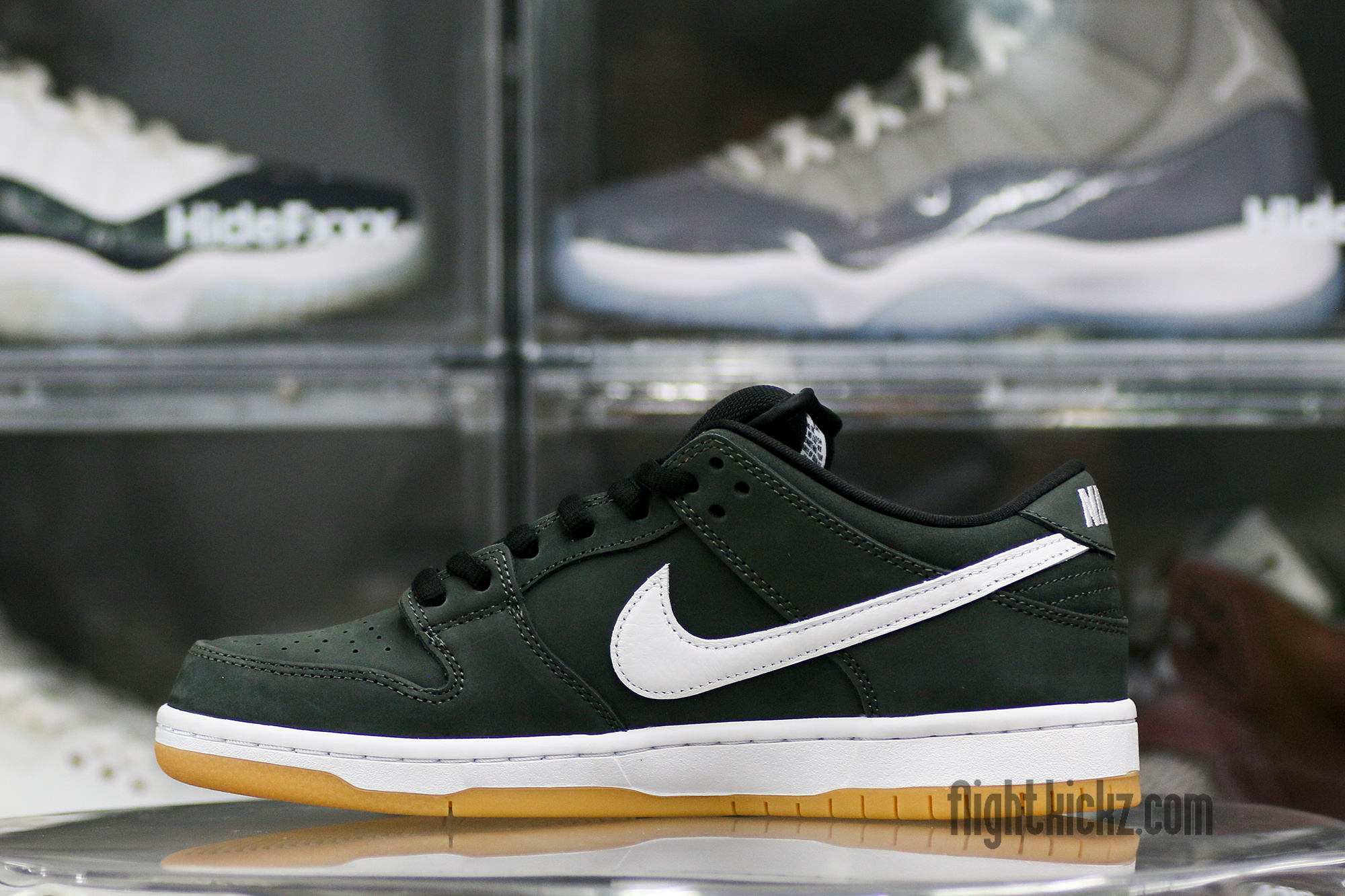 Nike Dunk SB Black Gum 2023