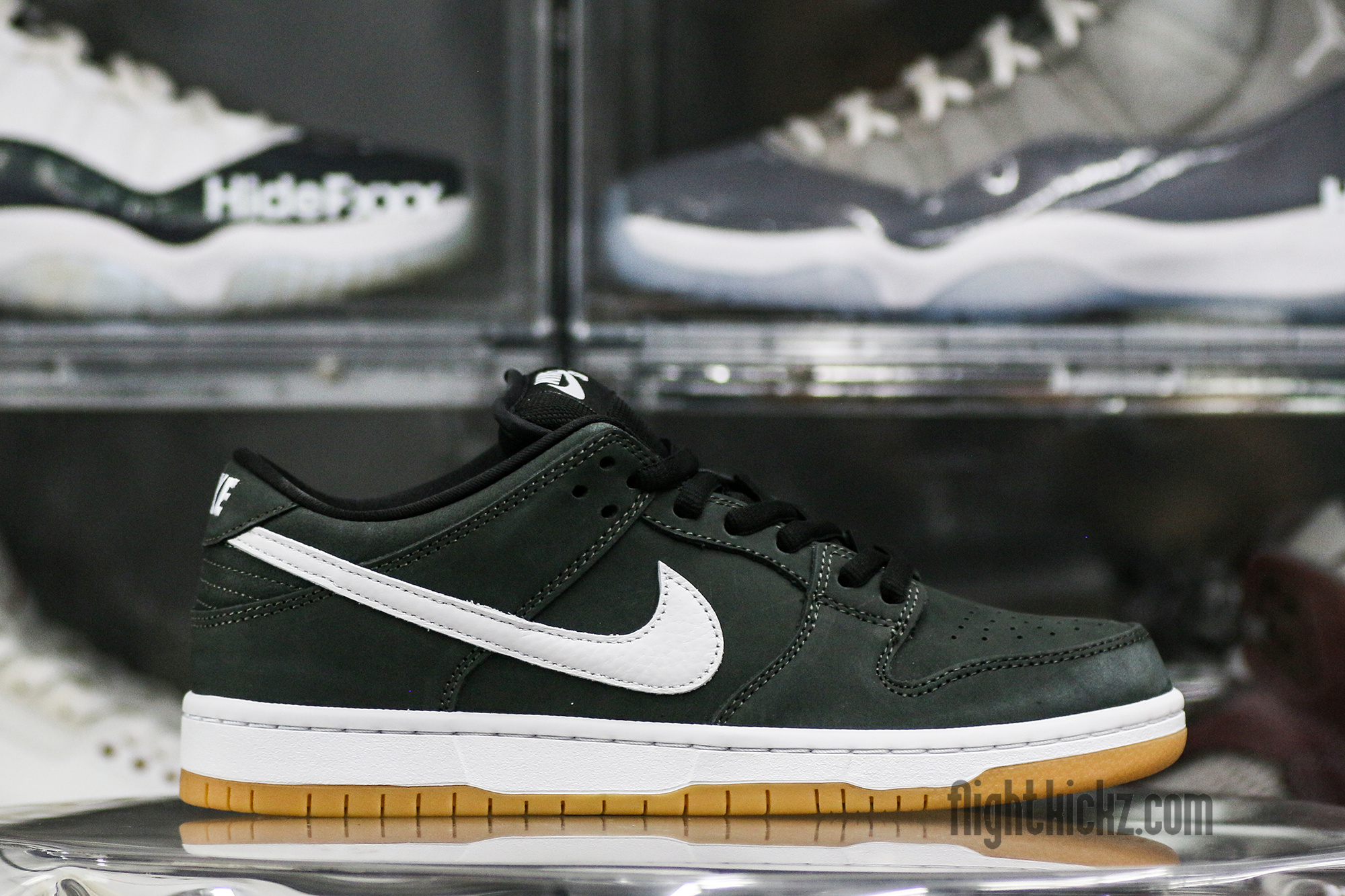 Nike Dunk SB Black Gum 2023