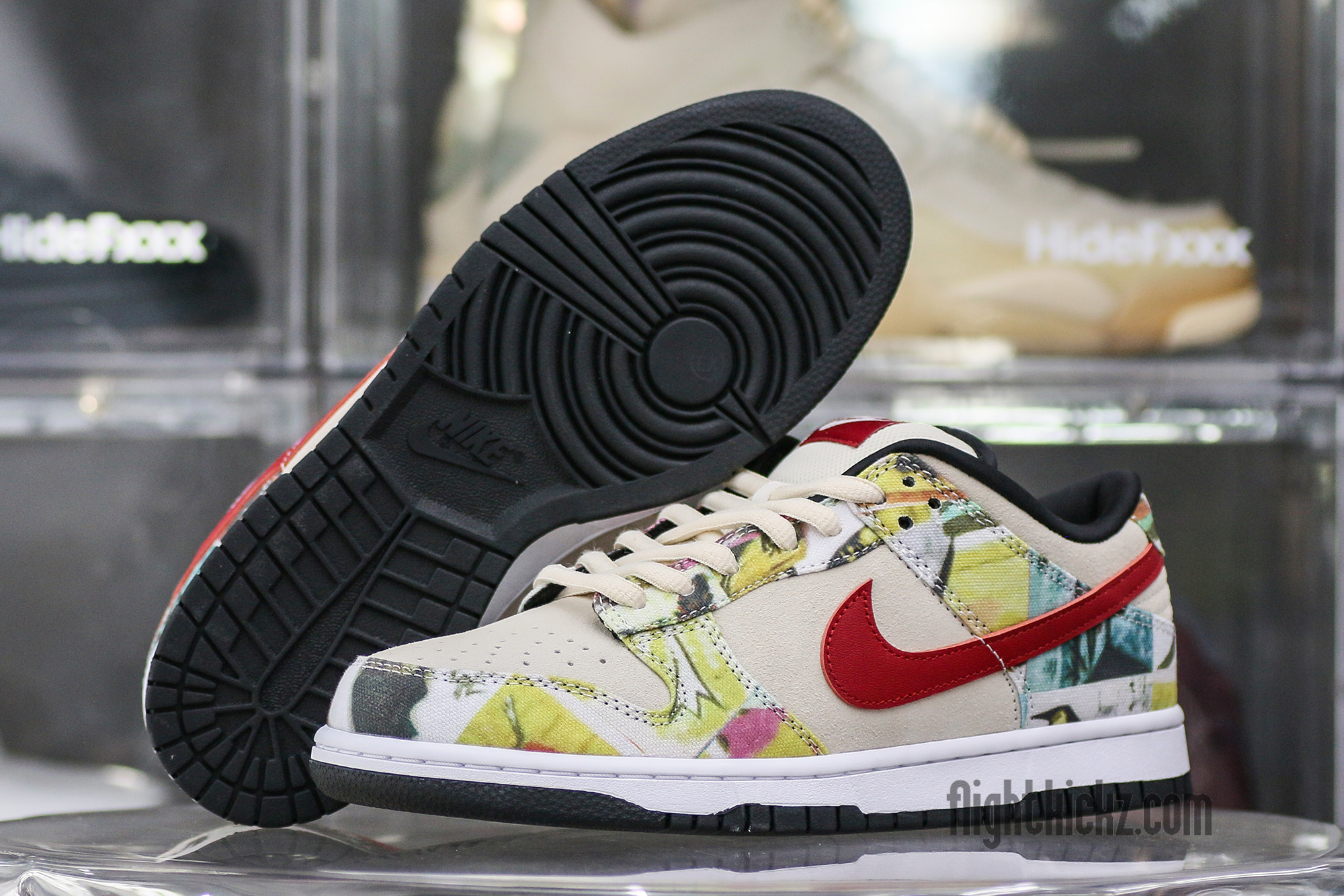 Nike SB Dunk Low Paris