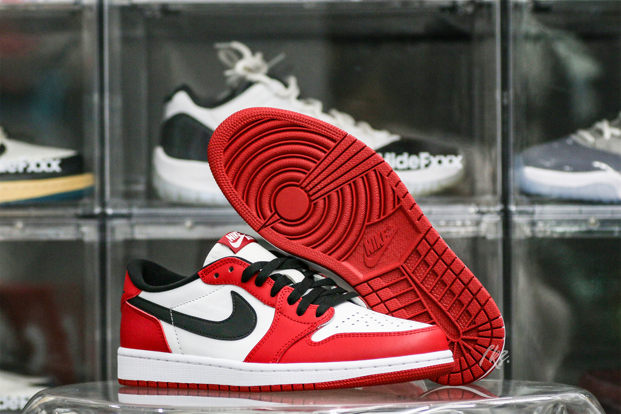 Air Jordan 1 Low Chicago 2016