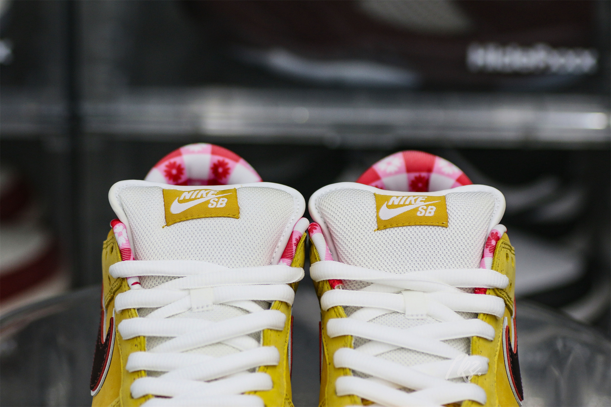 Nike SB Dunk Low Yellow Lobster