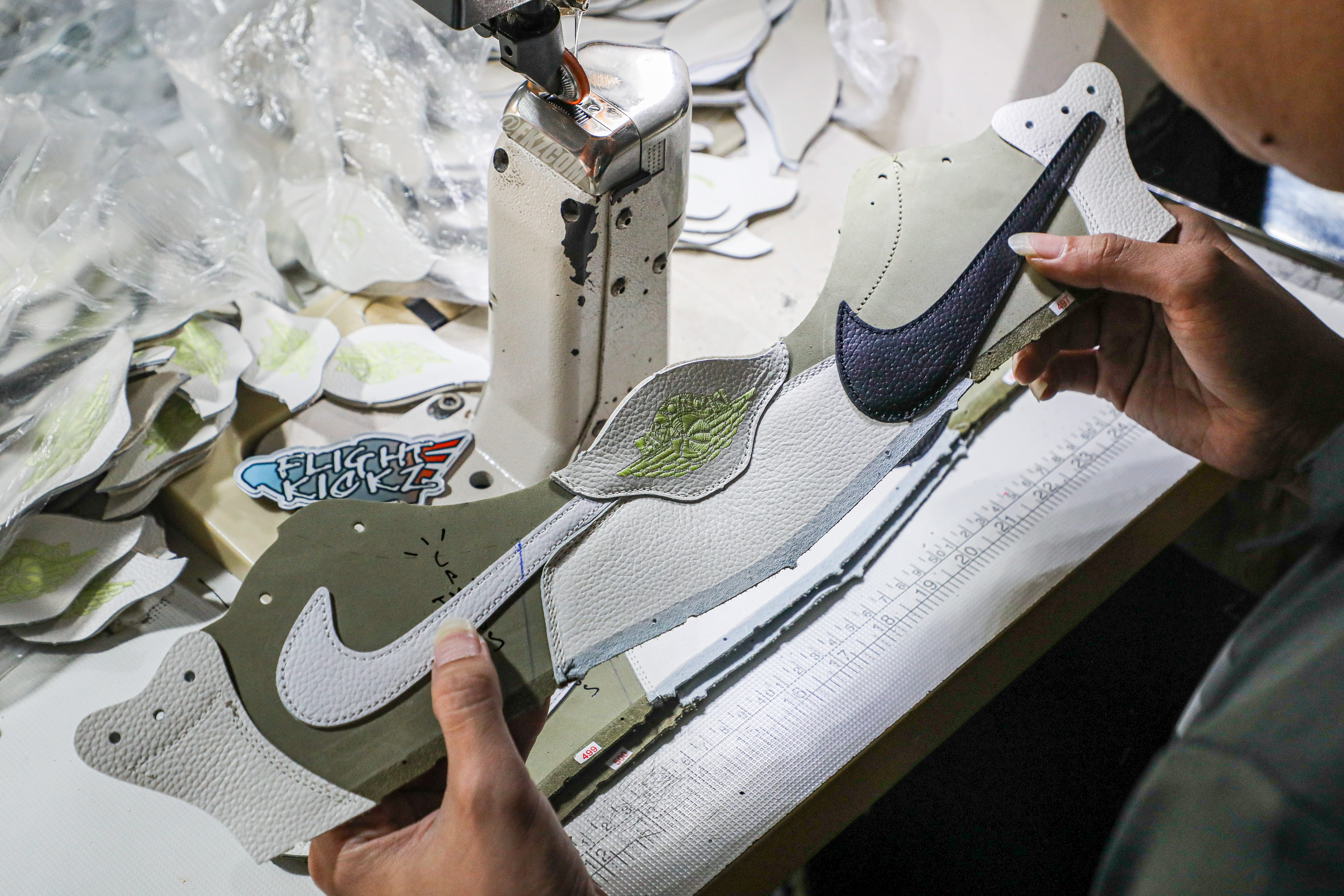 Travis Scott x Air Jordan 1 Low Golf Neutral Olive (LN5 A1)