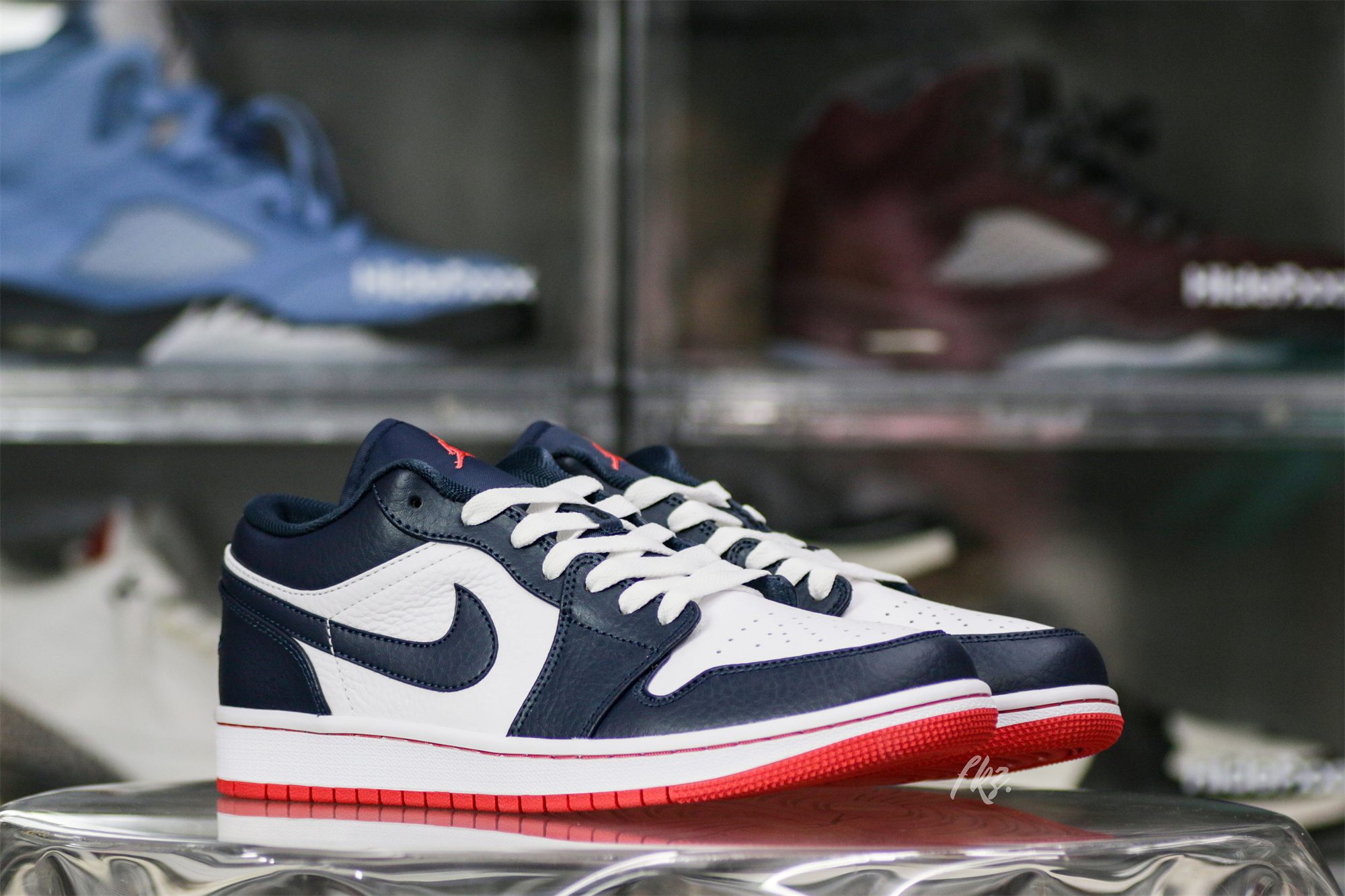 Air Jordan 1 Retro Low Obsidian Ember Glow 2018