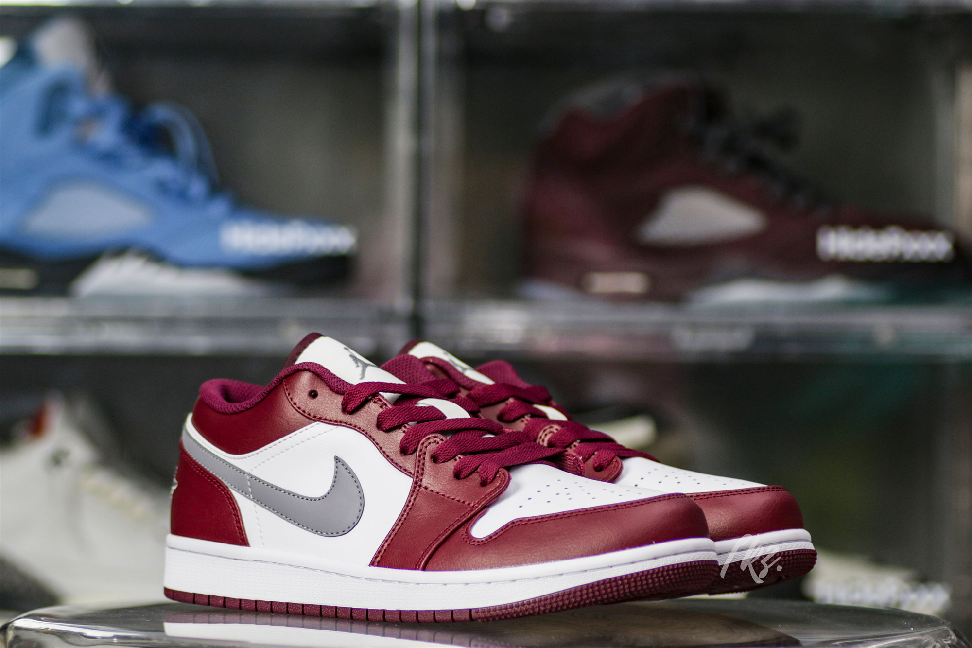 Air Jordan 1 Low Retro White Bordeaux 2022