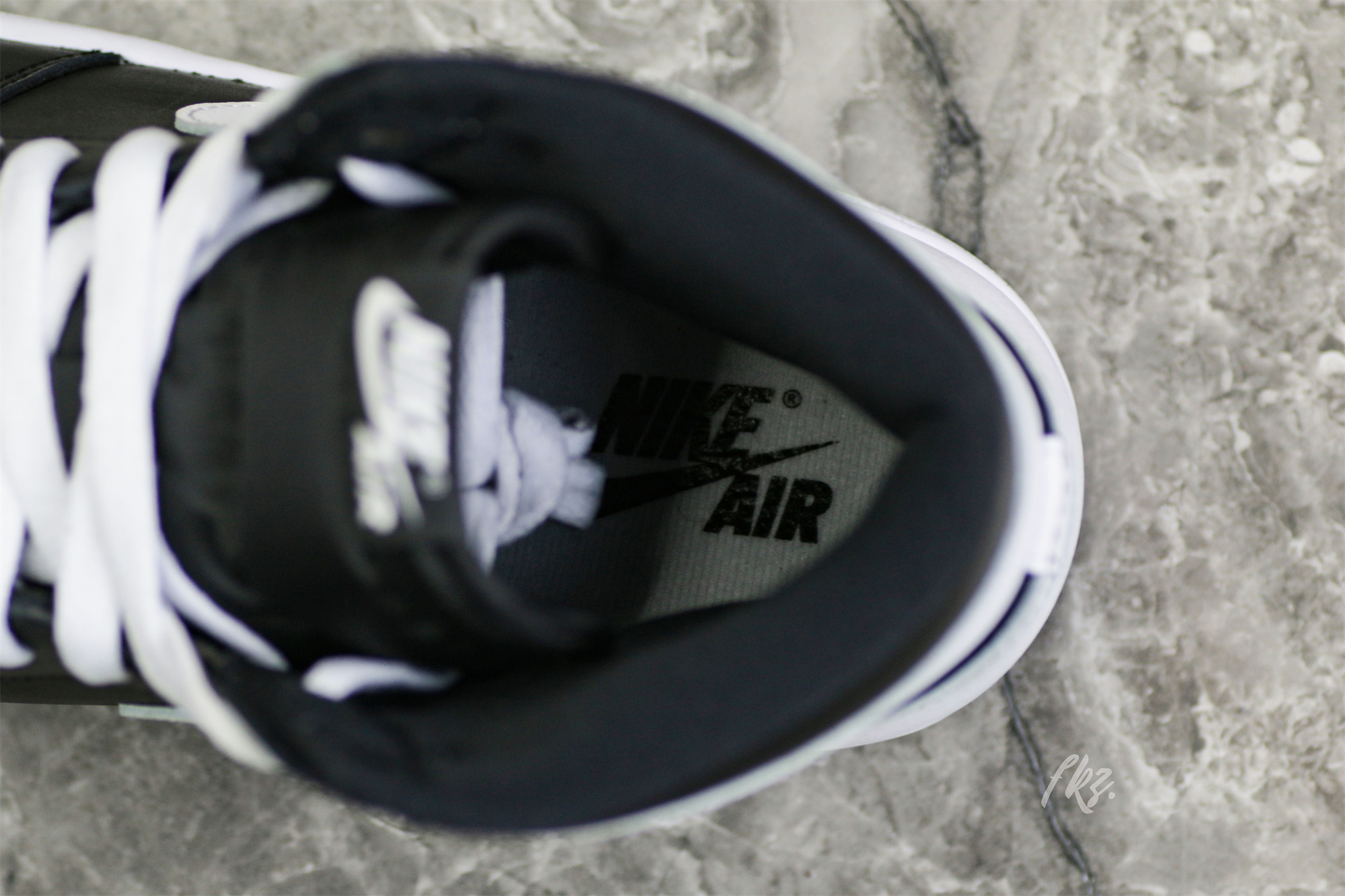 Air Jordan 1 Retro High OG Black White 2024