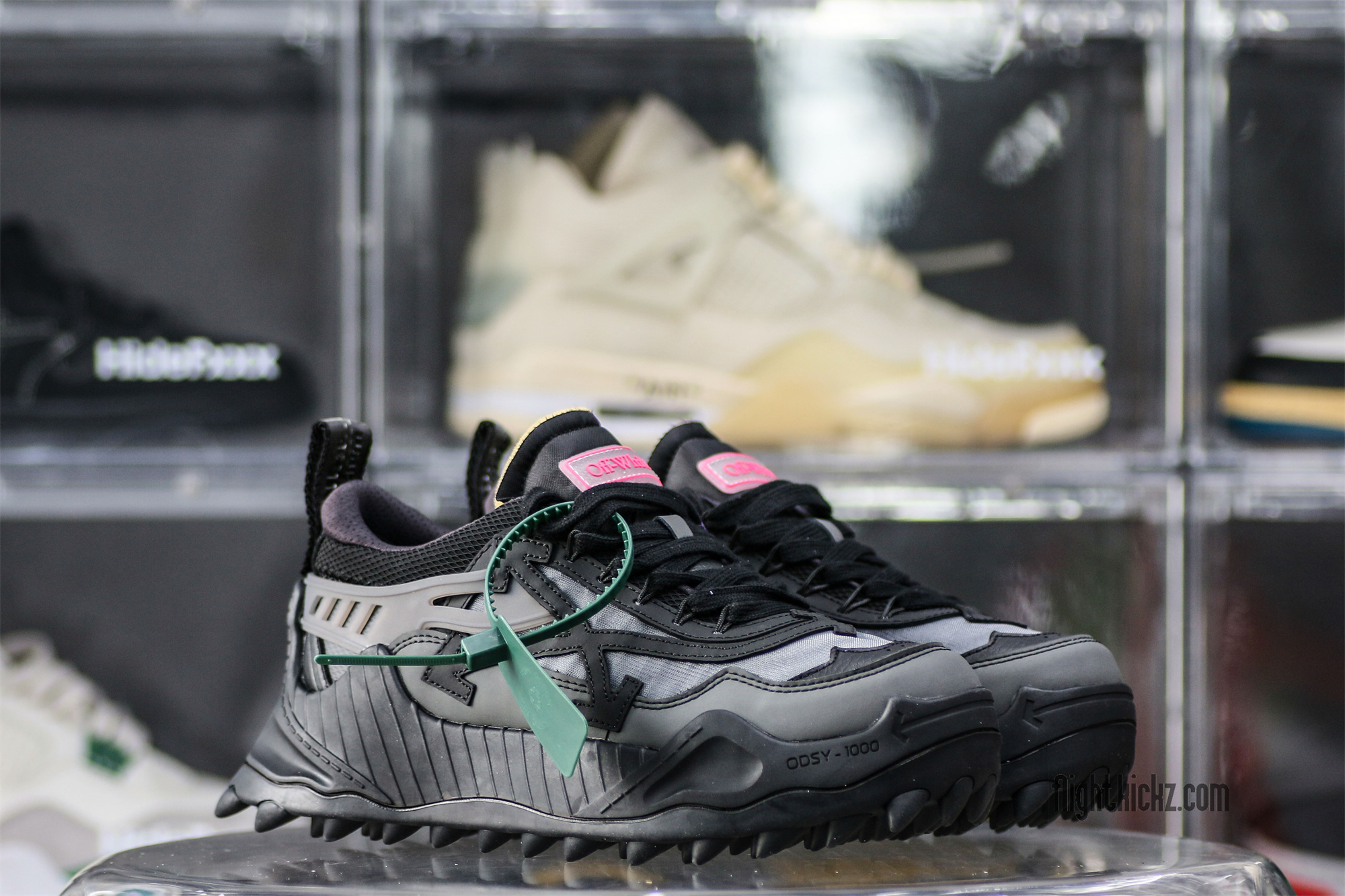 Off-White Odsy-1000 tech low top sneakers