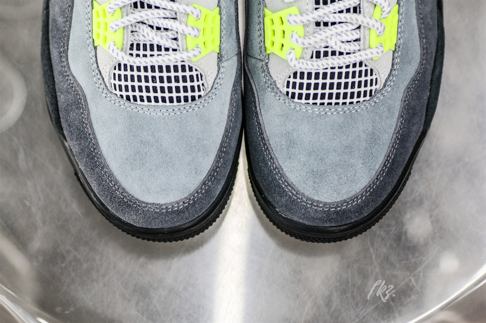 Air Jordan 4 Retro SE Neon