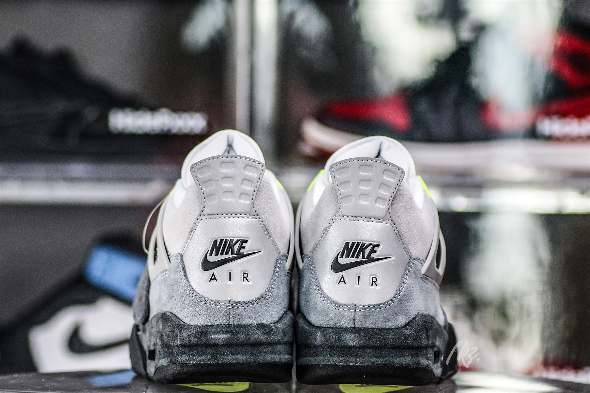 Air Jordan 4 Retro SE Neon