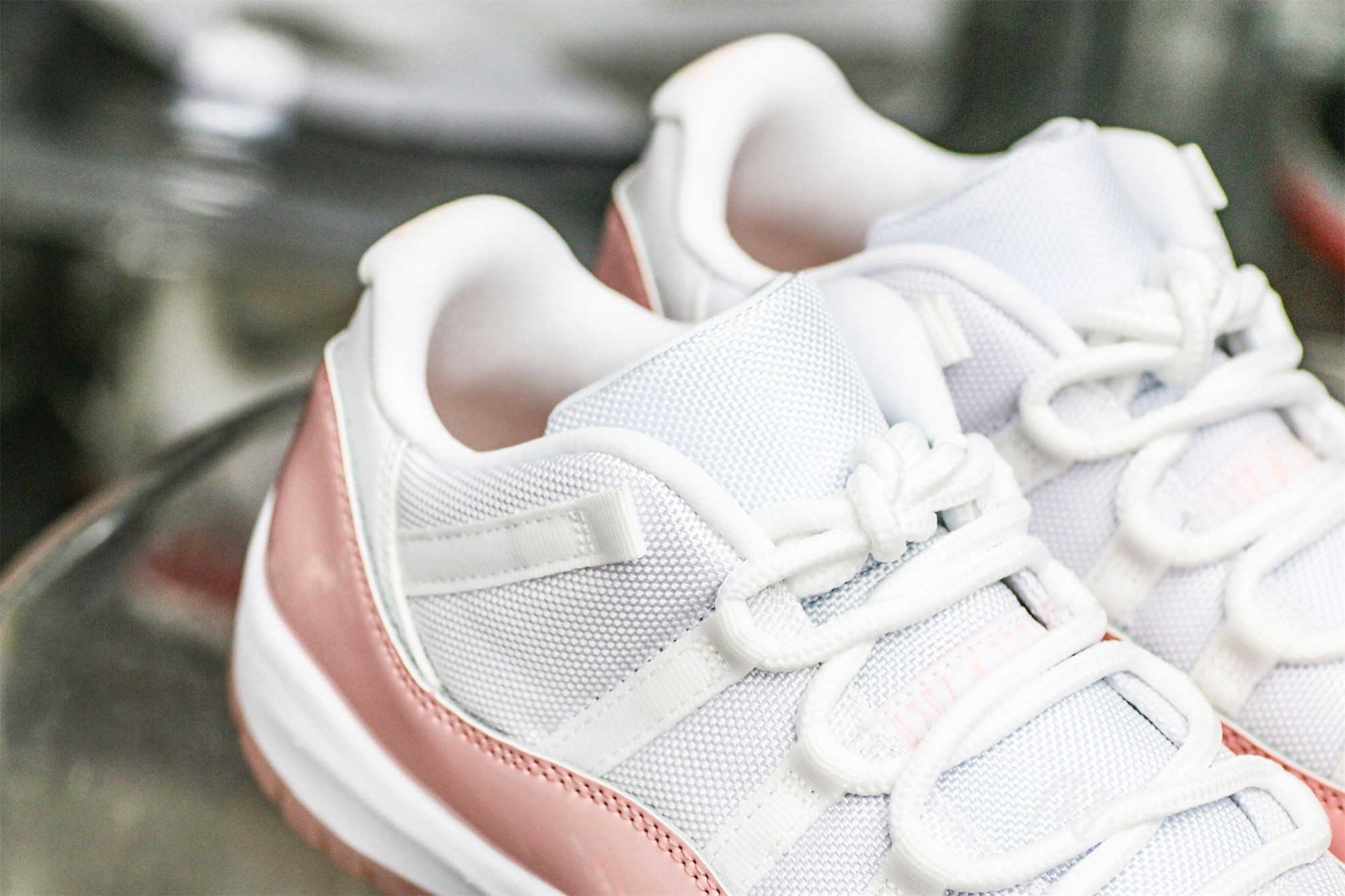 Air Jordan 11 Low WMNS “Legend Pink”